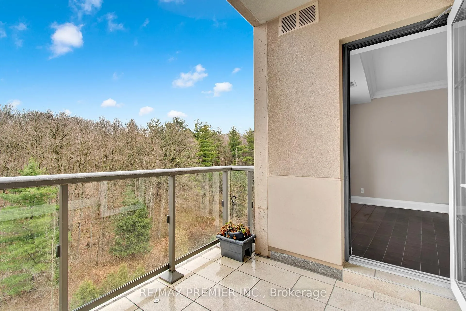 Photo 15 of Unit 402, 9909 Pine Valley Drive, Vaughan, Vellore Village — HOMEH