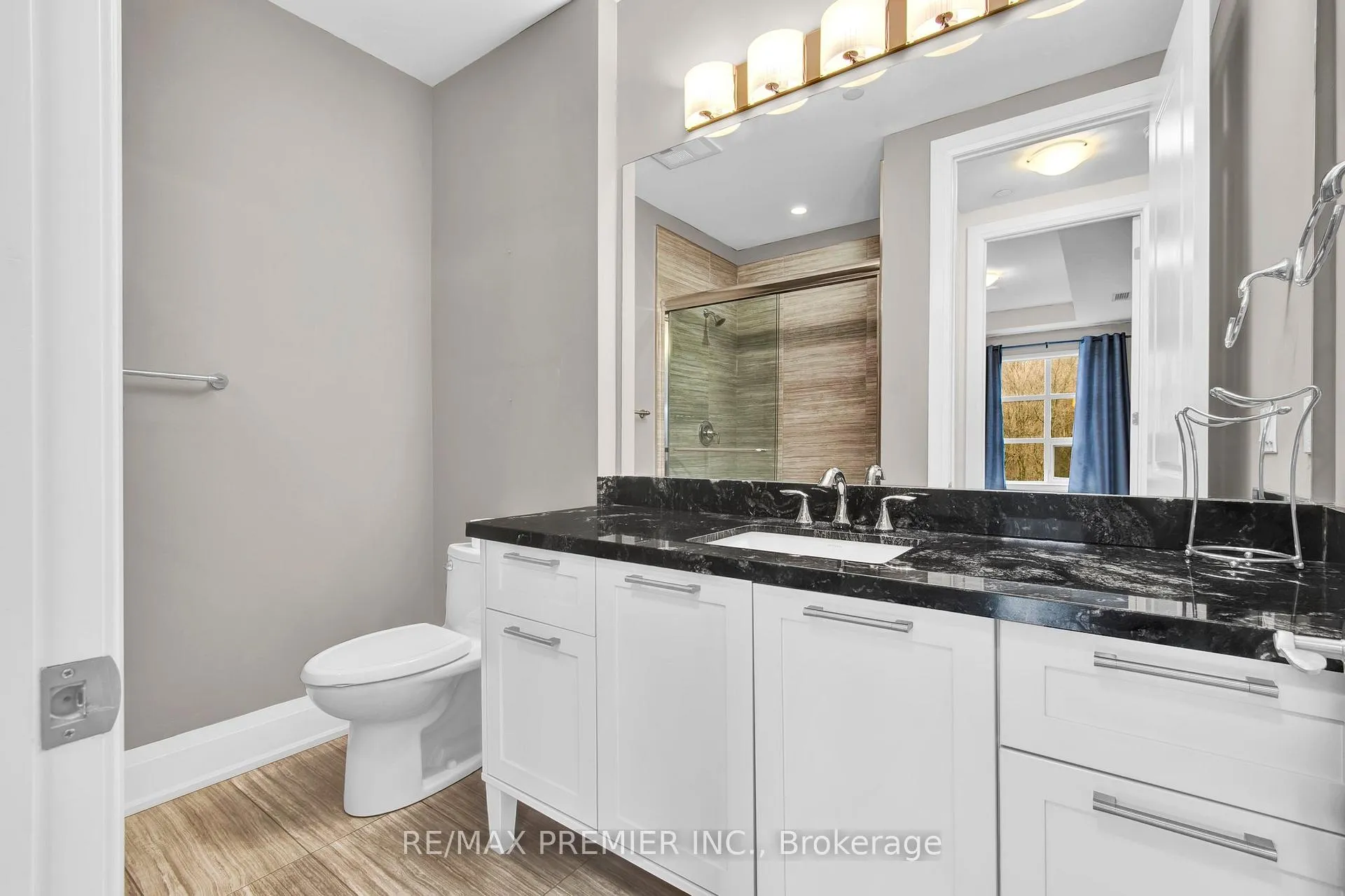 Photo 16 of Unit 402, 9909 Pine Valley Drive, Vaughan, Vellore Village — HOMEH