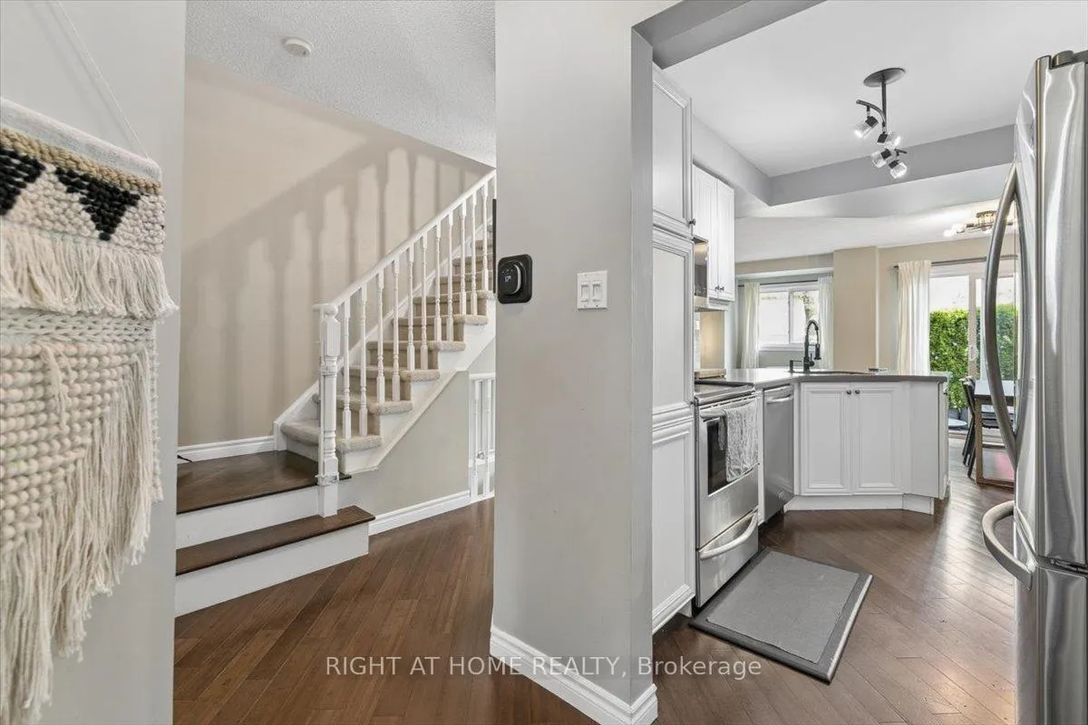 Photo 4 of Unit 22, 2960 Headon Forest Drive, Burlington, Headon — HOMEH