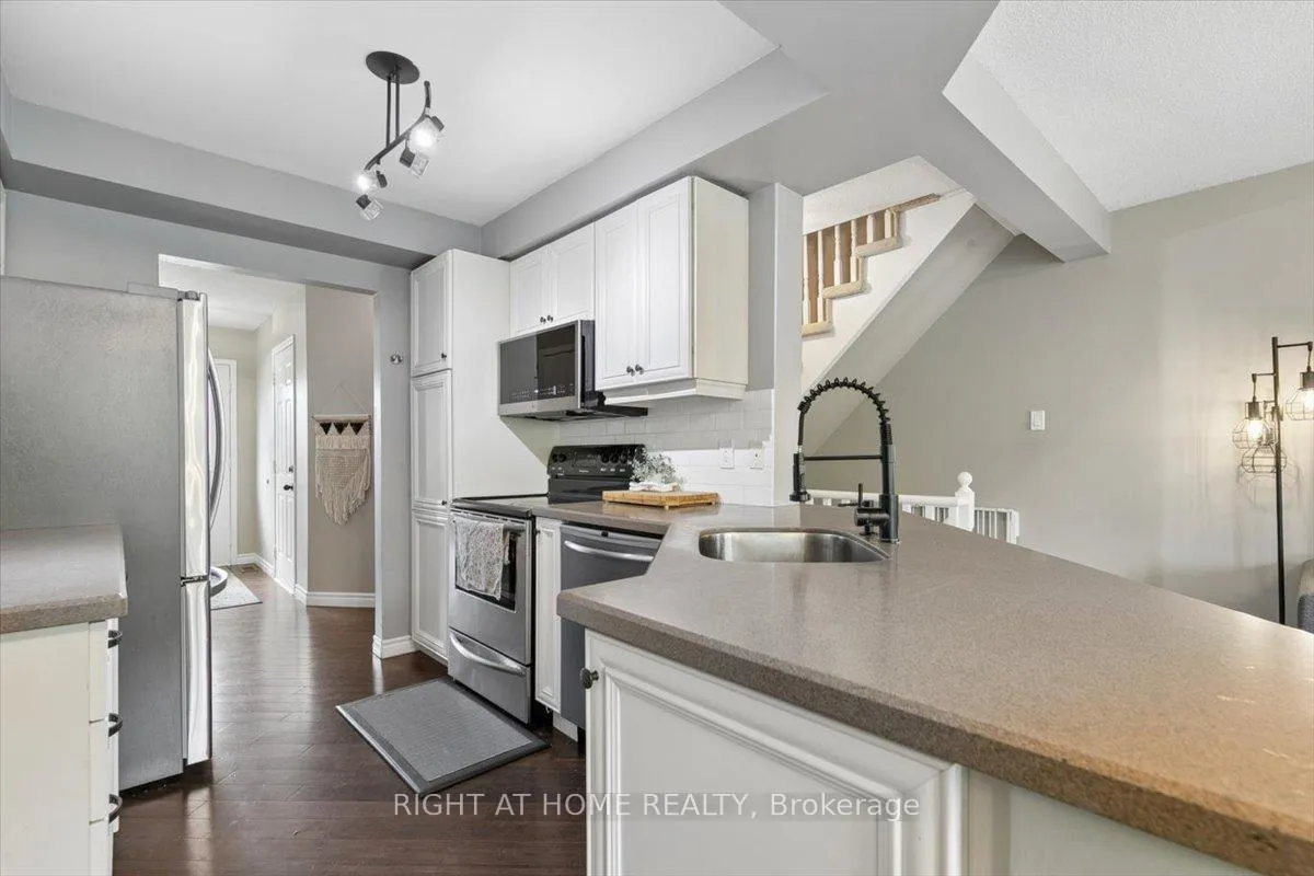 Photo 7 of Unit 22, 2960 Headon Forest Drive, Burlington, Headon — HOMEH