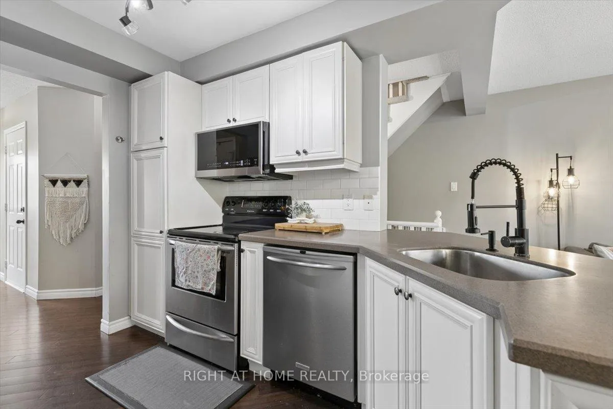 Photo 8 of Unit 22, 2960 Headon Forest Drive, Burlington, Headon — HOMEH
