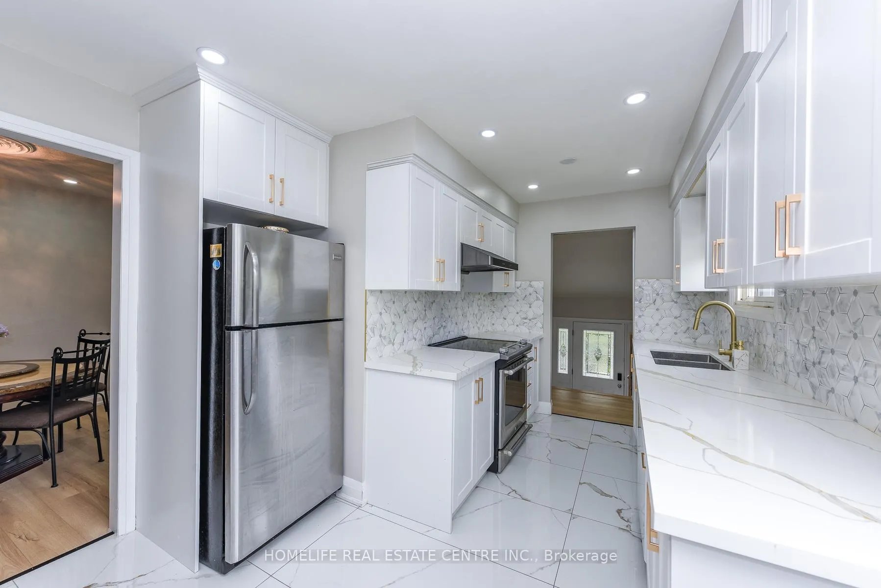 Photo 16 of 12 Courtleigh Square, Brampton, Heart Lake East — HOMEH