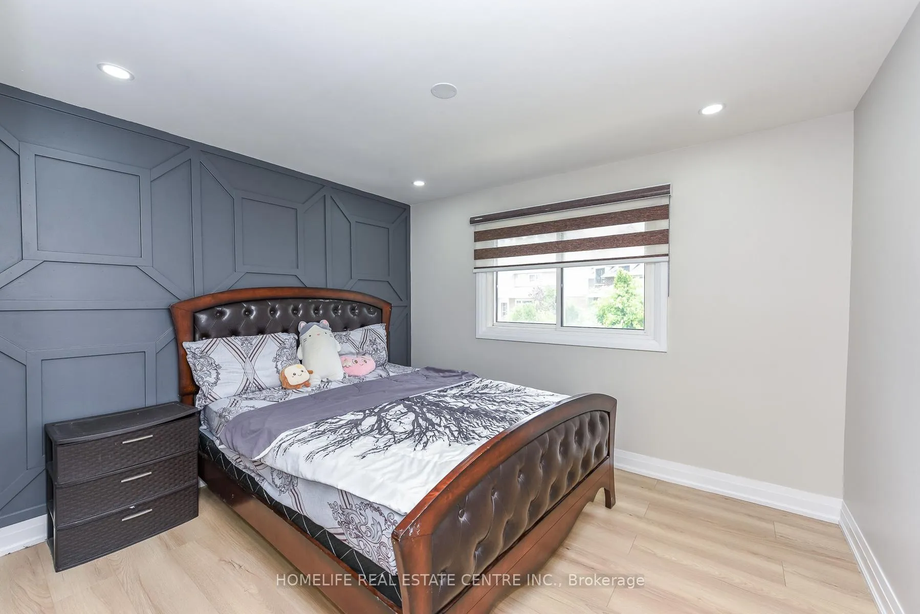 Photo 20 of 12 Courtleigh Square, Brampton, Heart Lake East — HOMEH