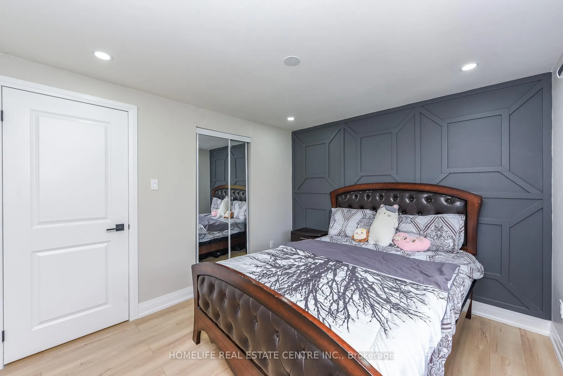 Photo 21 of 12 Courtleigh Square, Brampton, Heart Lake East — HOMEH