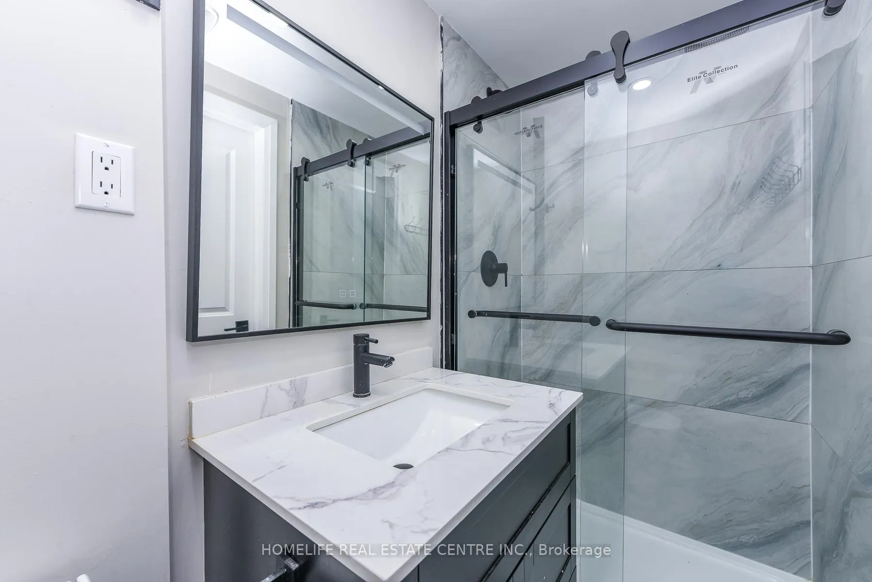 Photo 23 of 12 Courtleigh Square, Brampton, Heart Lake East — HOMEH
