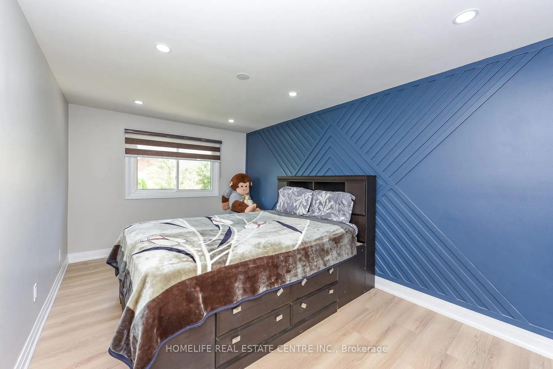Photo 25 of 12 Courtleigh Square, Brampton, Heart Lake East — HOMEH