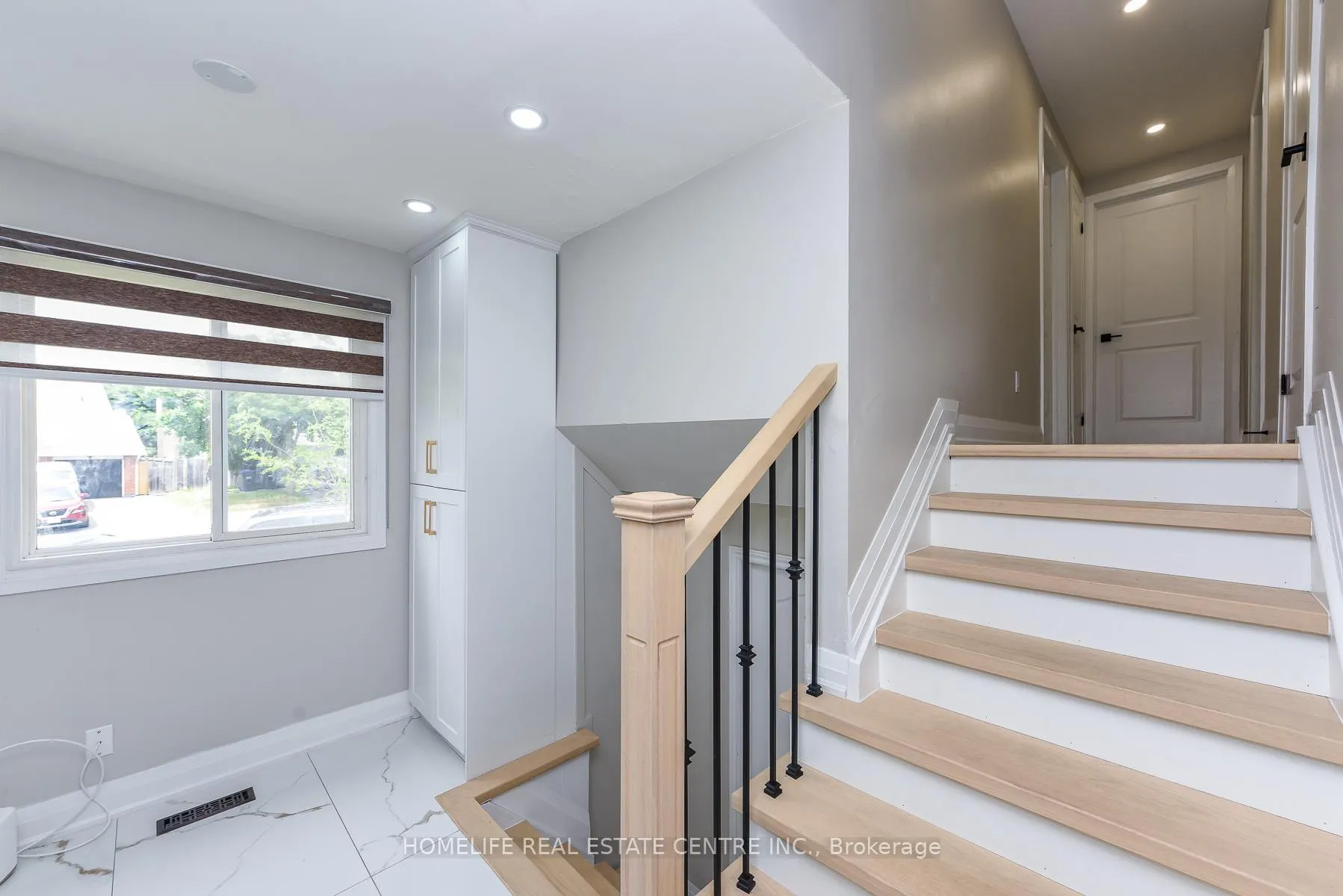 Photo 27 of 12 Courtleigh Square, Brampton, Heart Lake East — HOMEH