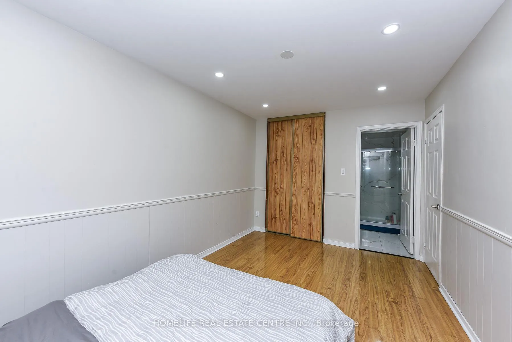 Photo 30 of 12 Courtleigh Square, Brampton, Heart Lake East — HOMEH