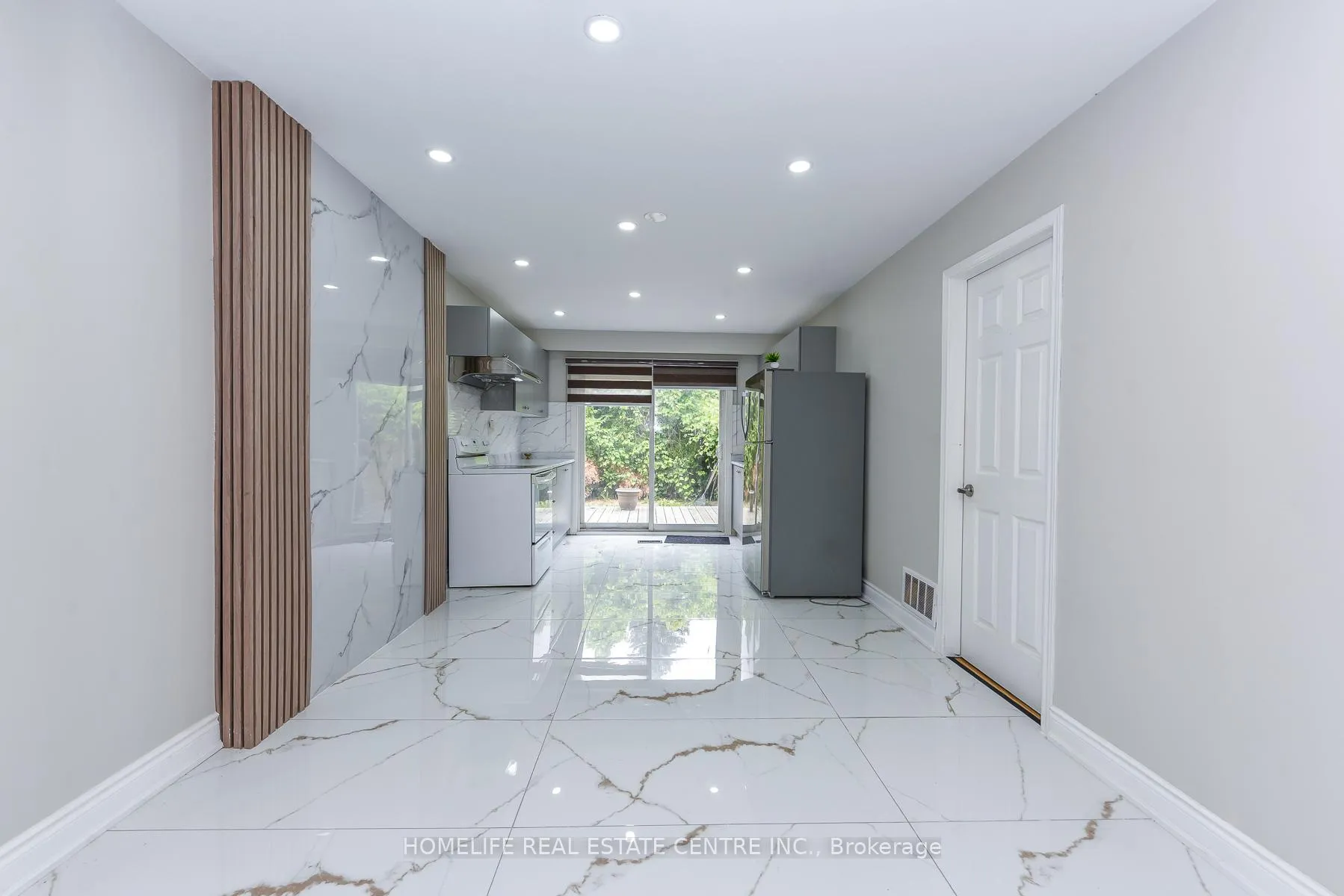 Photo 34 of 12 Courtleigh Square, Brampton, Heart Lake East — HOMEH