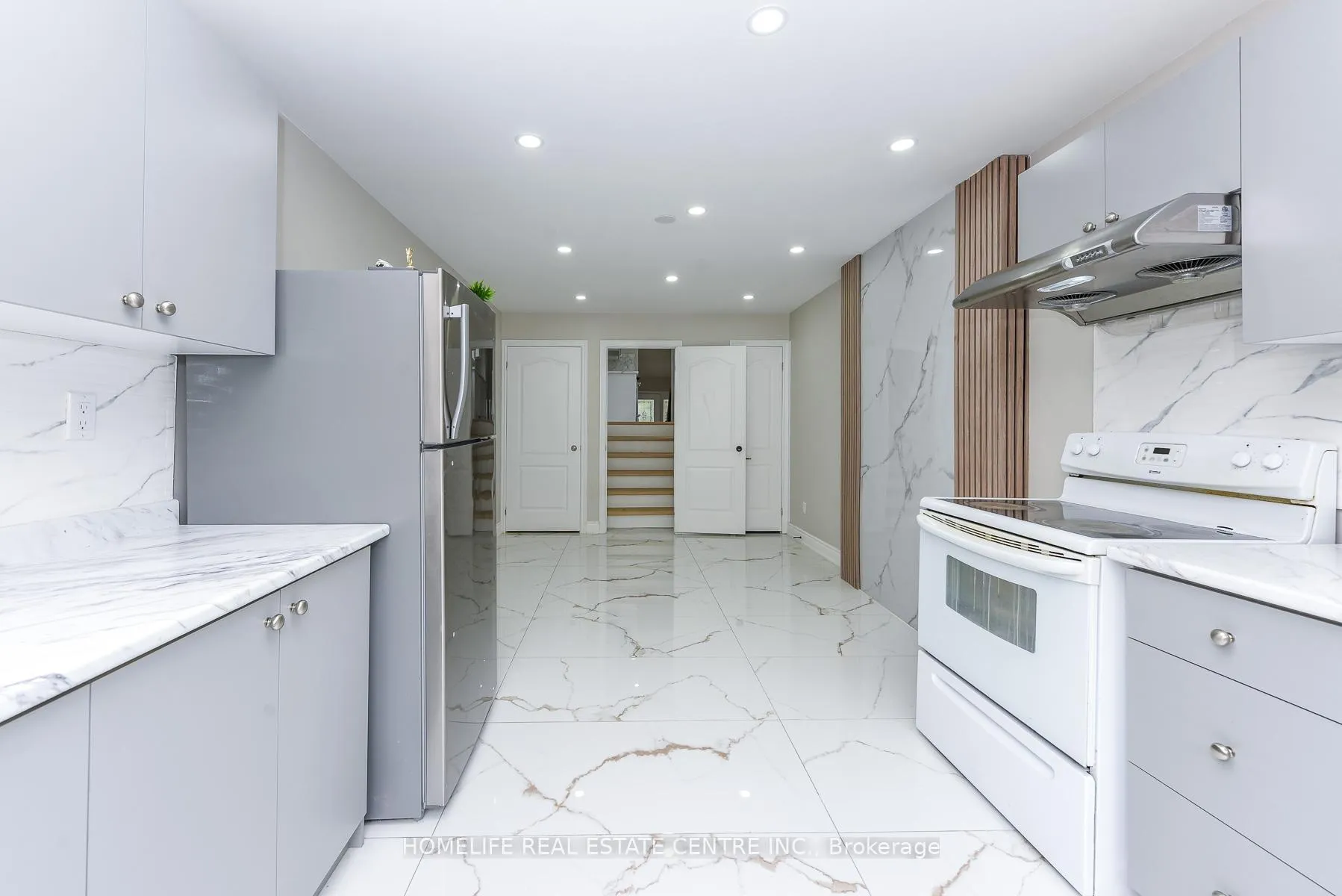 Photo 37 of 12 Courtleigh Square, Brampton, Heart Lake East — HOMEH