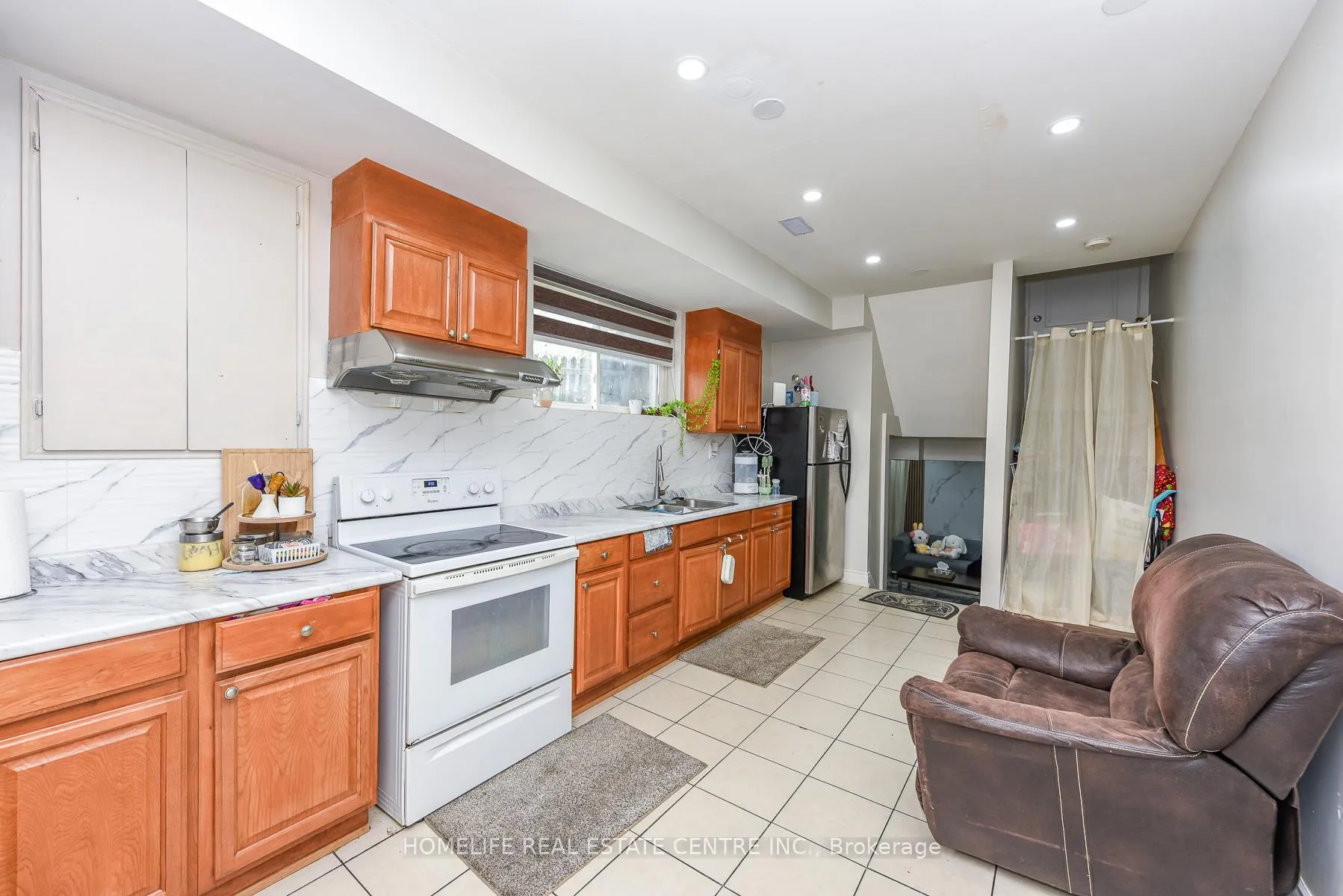 Photo 46 of 12 Courtleigh Square, Brampton, Heart Lake East — HOMEH