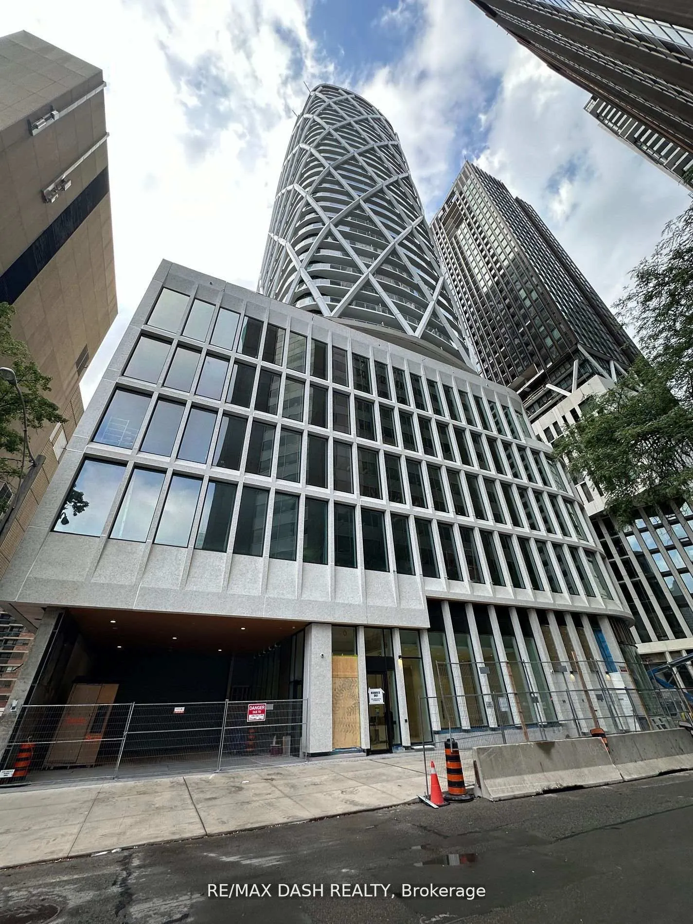 Photo 2 of Unit 1627, 230 Simcoe Street, Toronto, Kensington-Chinatown — HOMEH