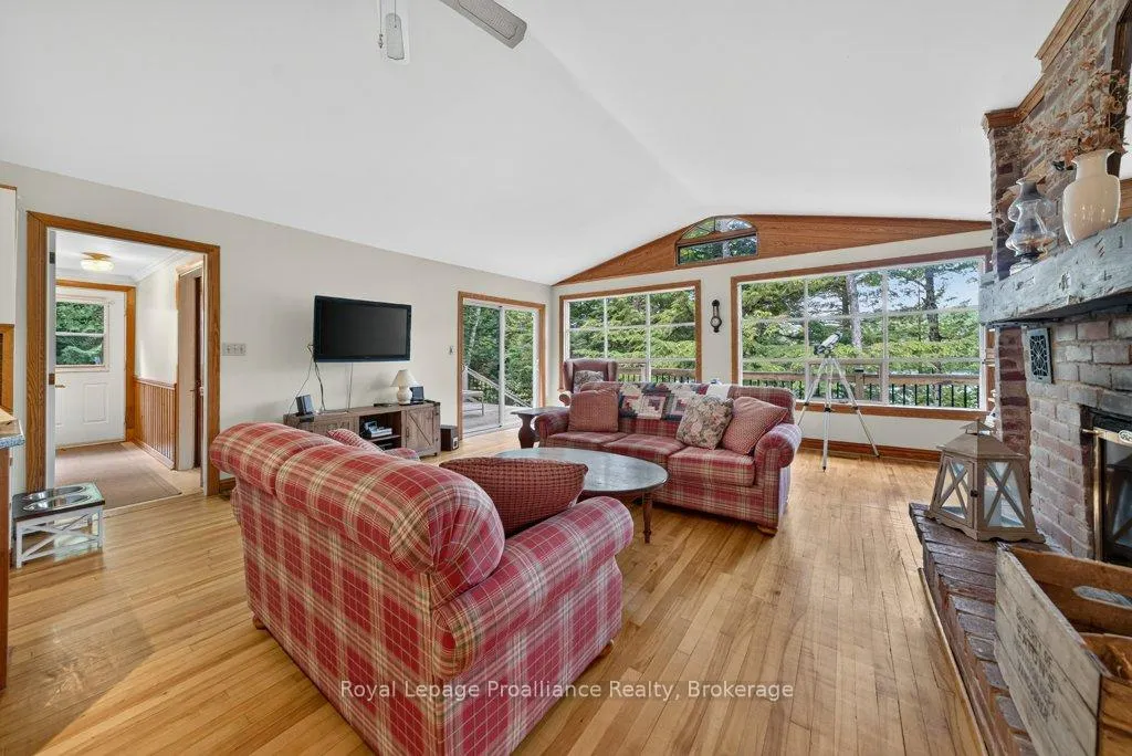 Photo 33 of 1107 Peters Lane, Frontenac, Frontenac North — HOMEH