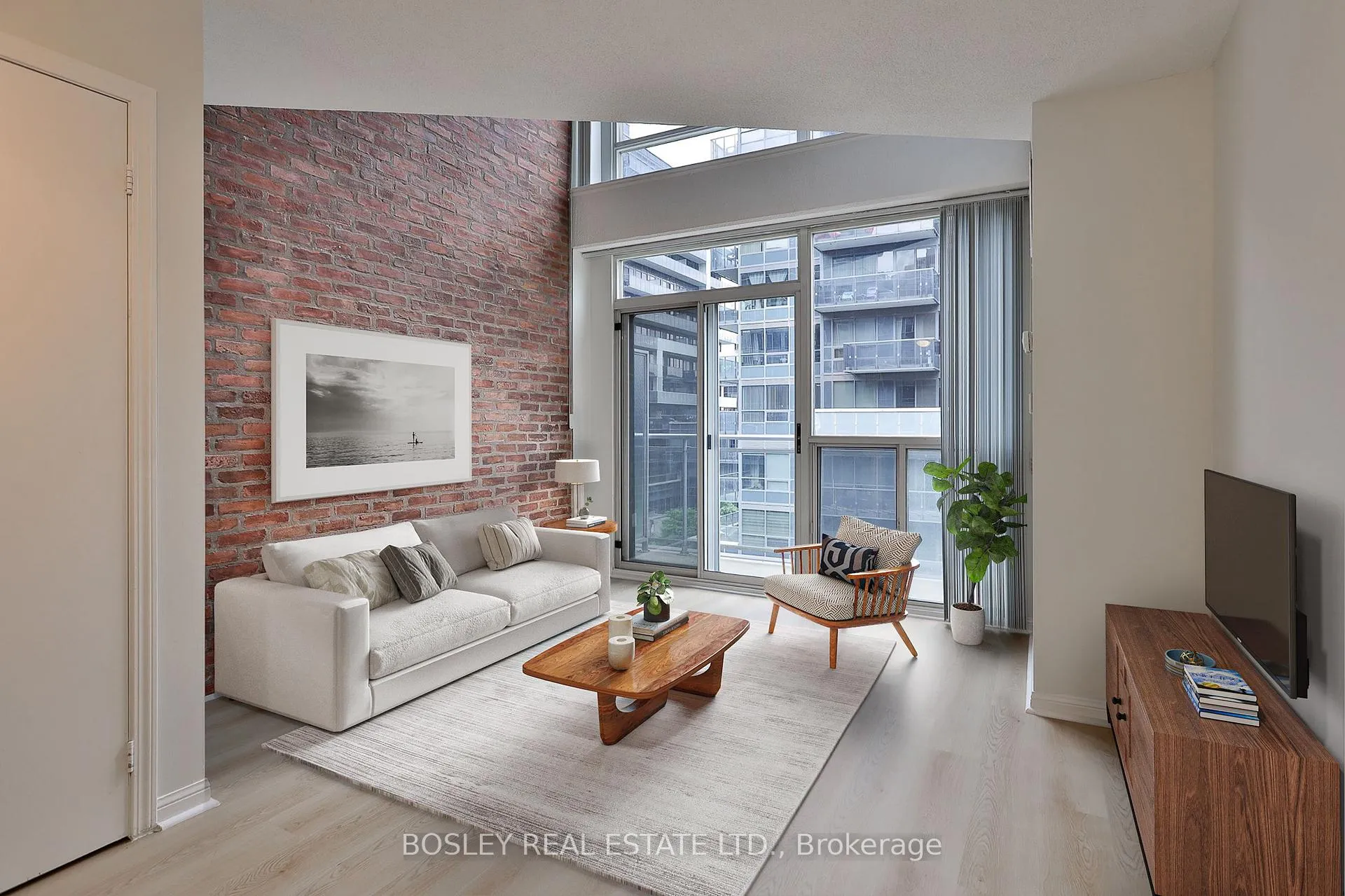 Photo 2 of Unit 625, 1029 King Street W, Toronto, Niagara — HOMEH
