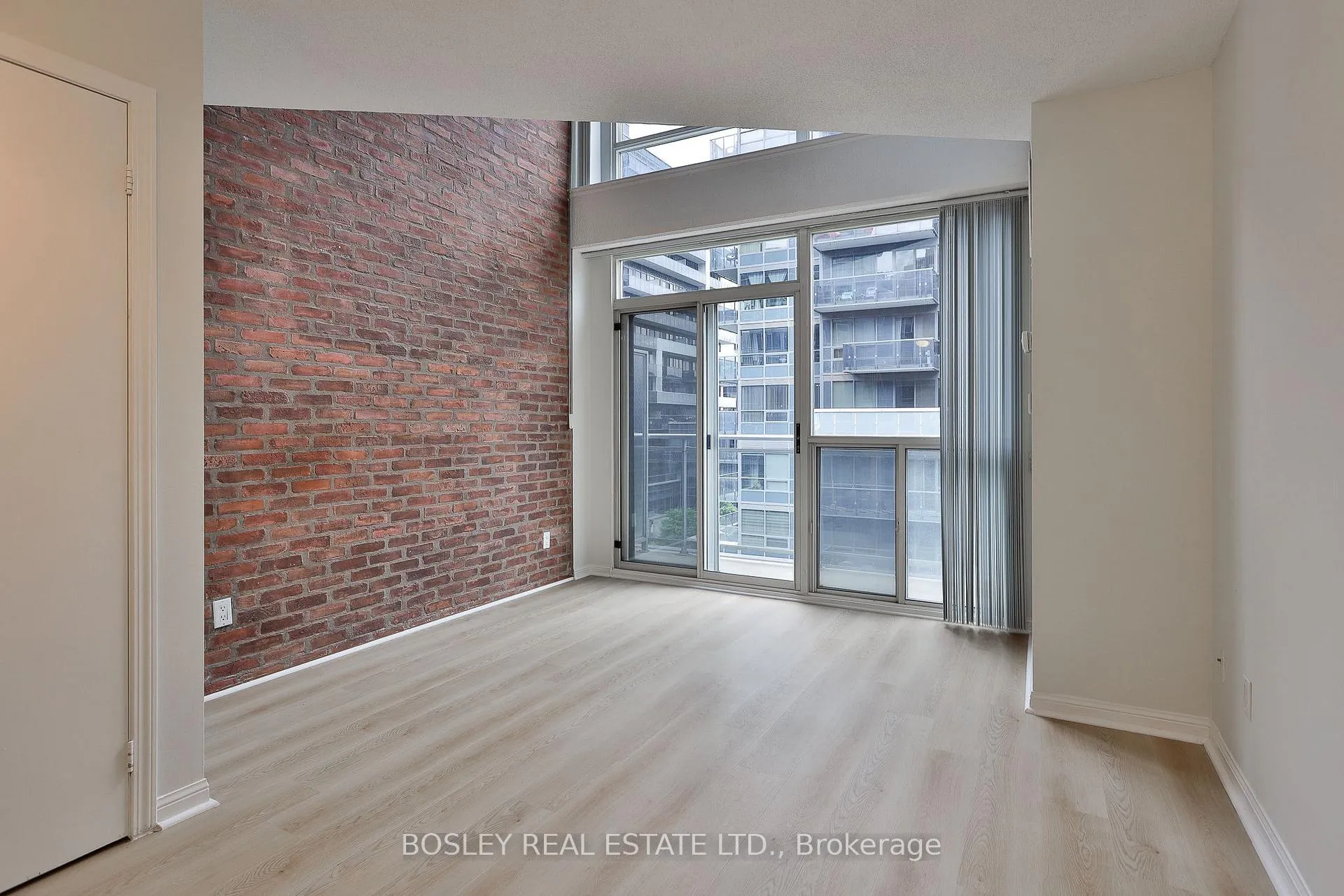 Photo 3 of Unit 625, 1029 King Street W, Toronto, Niagara — HOMEH