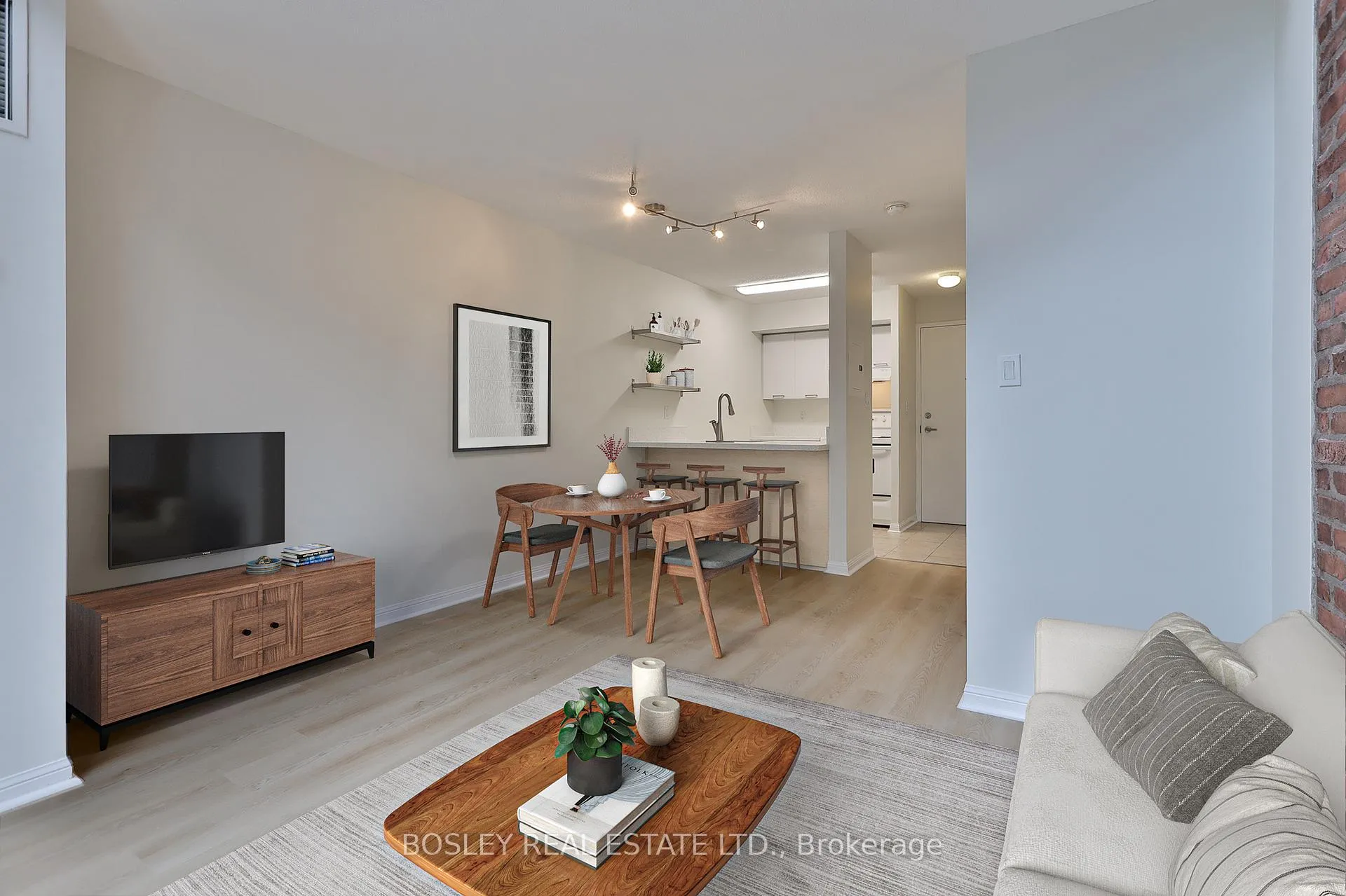 Photo 7 of Unit 625, 1029 King Street W, Toronto, Niagara — HOMEH