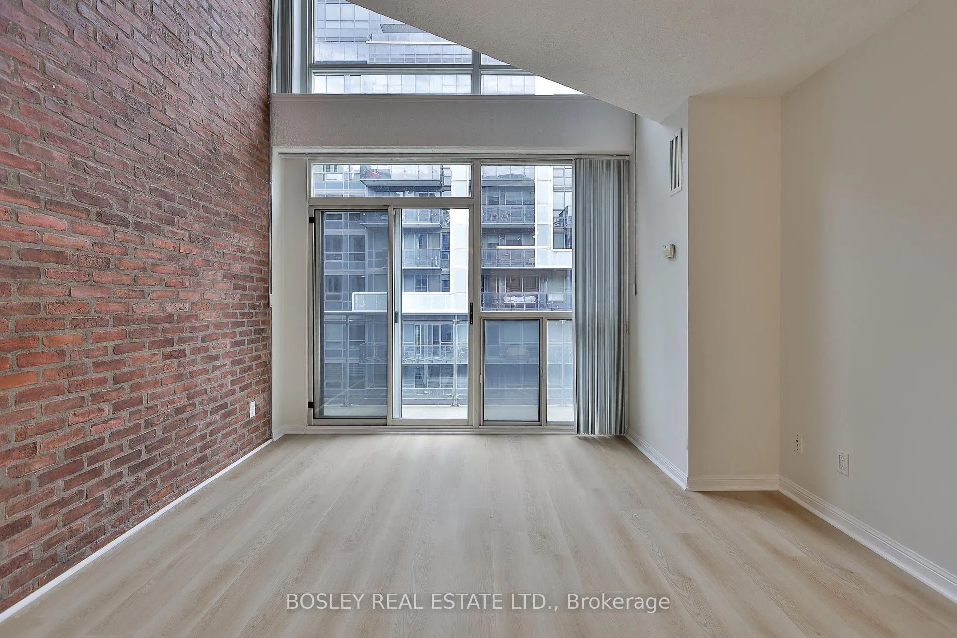 Photo 9 of Unit 625, 1029 King Street W, Toronto, Niagara — HOMEH