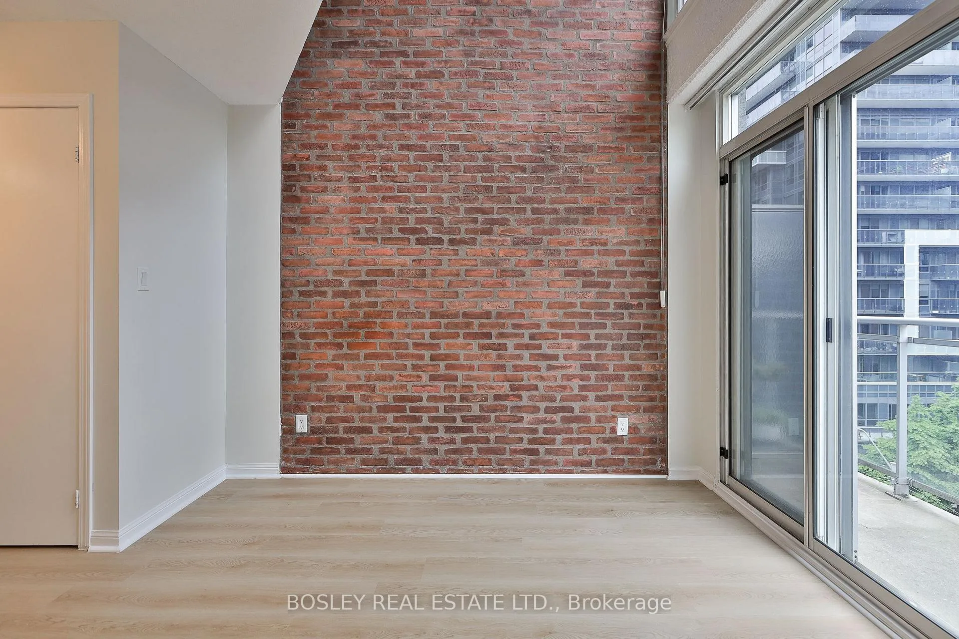 Photo 10 of Unit 625, 1029 King Street W, Toronto, Niagara — HOMEH
