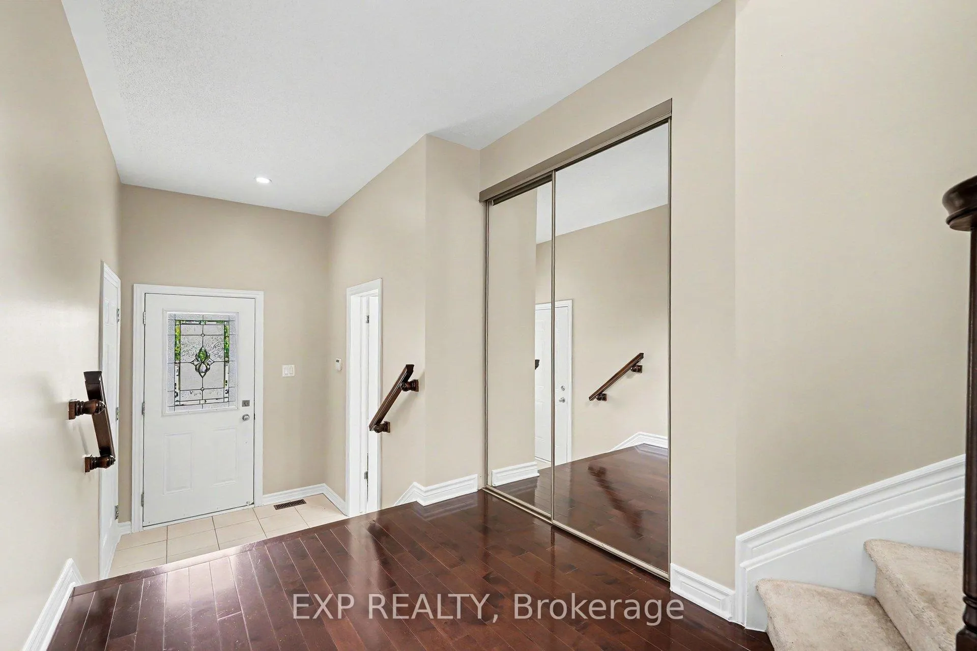 Photo 3 of 472 Temiskaming Crescent, Ottawa, Barrhaven - Strandherd — HOMEH