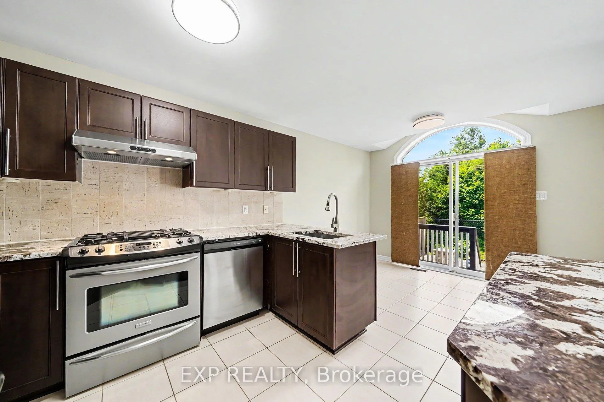 Photo 9 of 472 Temiskaming Crescent, Ottawa, Barrhaven - Strandherd — HOMEH