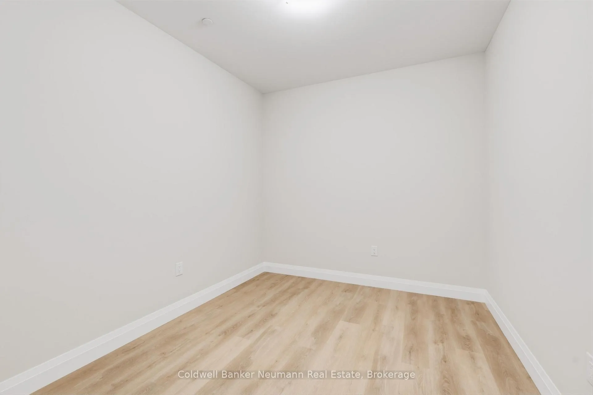 Photo 22 of Unit 305, 1882 Gordon Street, Guelph, Pineridge/Westminster Woods — HOMEH