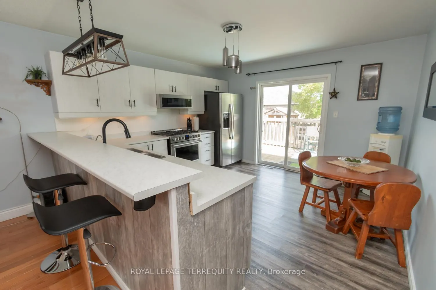 Photo 8 of 14 Hewitt Place, Barrie, Georgian Drive — HOMEH