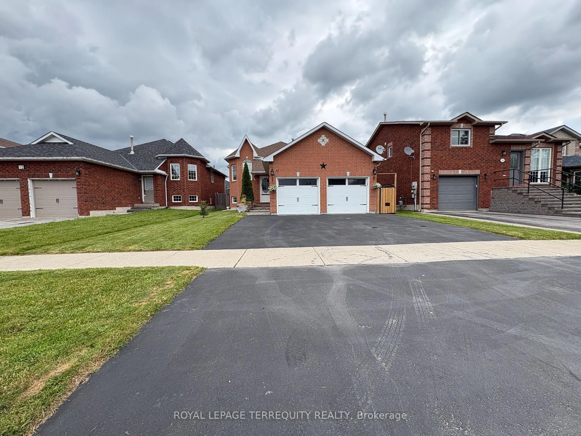 Photo 42 of 14 Hewitt Place, Barrie, Georgian Drive — HOMEH
