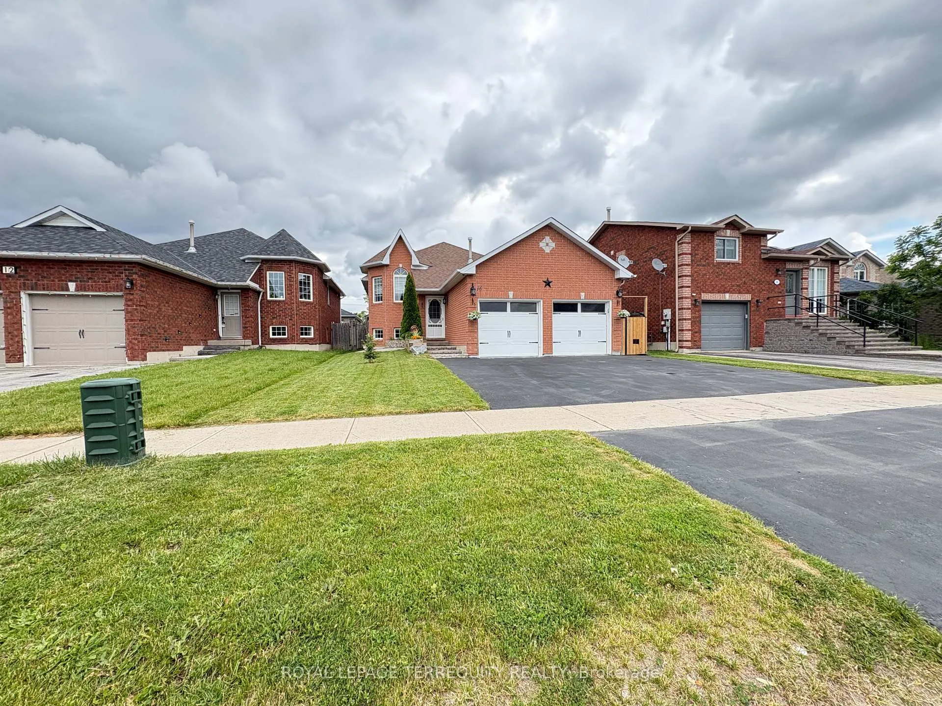 Photo 43 of 14 Hewitt Place, Barrie, Georgian Drive — HOMEH