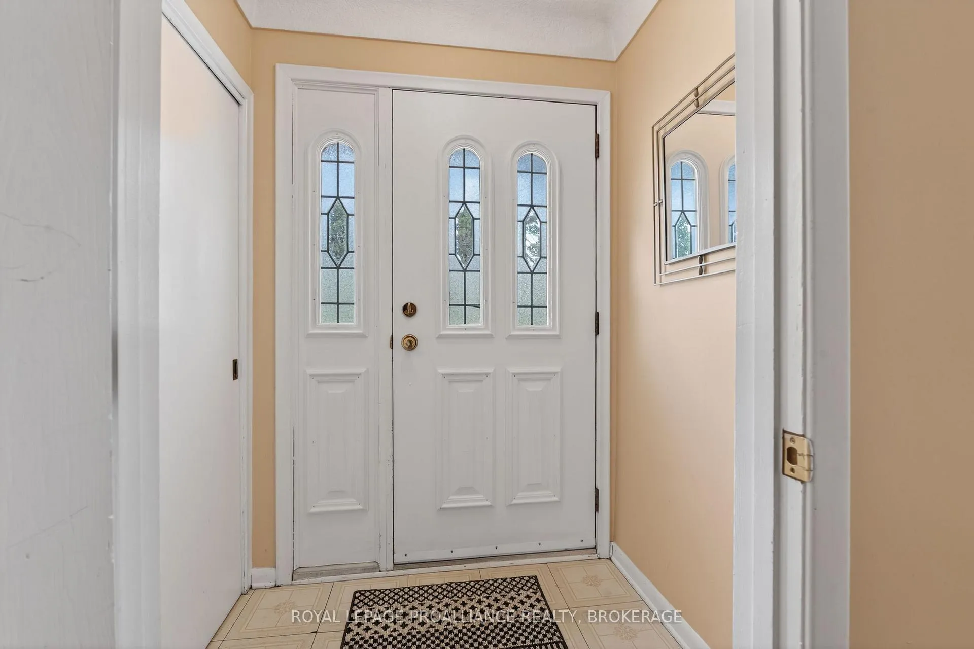 Photo 6 of 1912 Sydenham Road, Kingston, City North of 401 — HOMEH