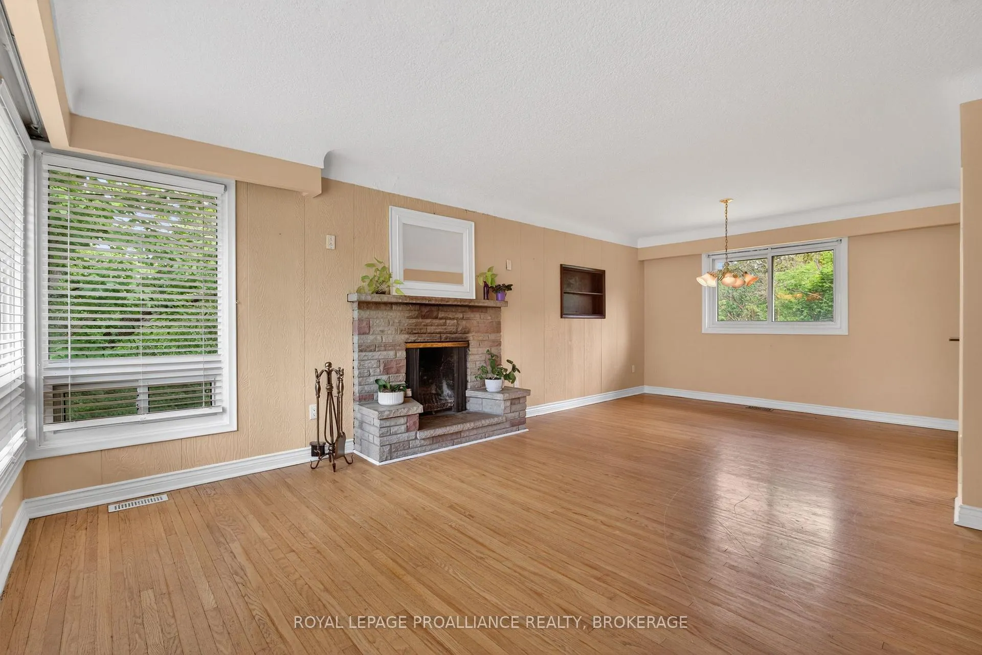 Photo 10 of 1912 Sydenham Road, Kingston, City North of 401 — HOMEH