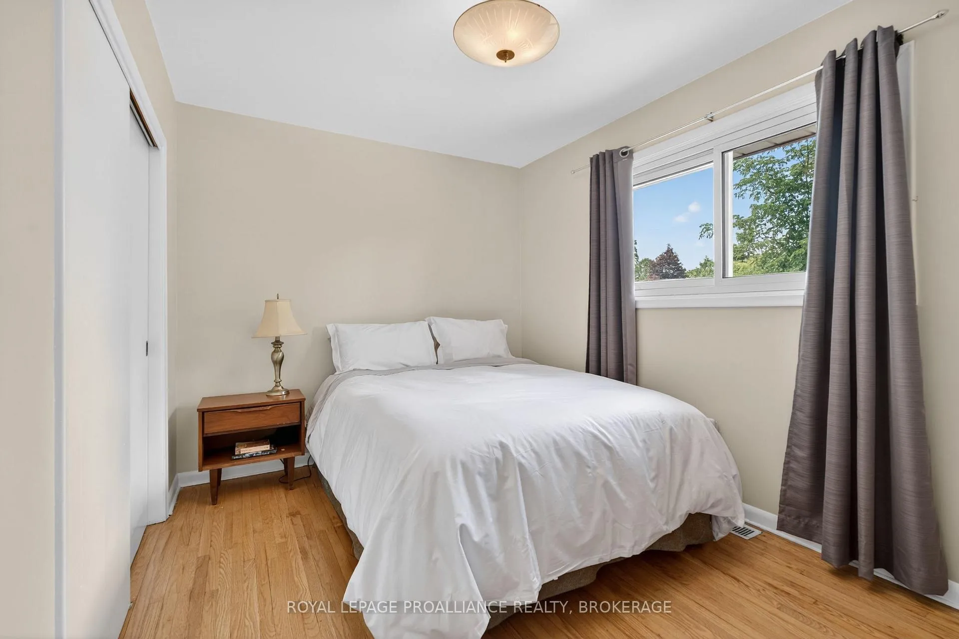 Photo 20 of 1912 Sydenham Road, Kingston, City North of 401 — HOMEH