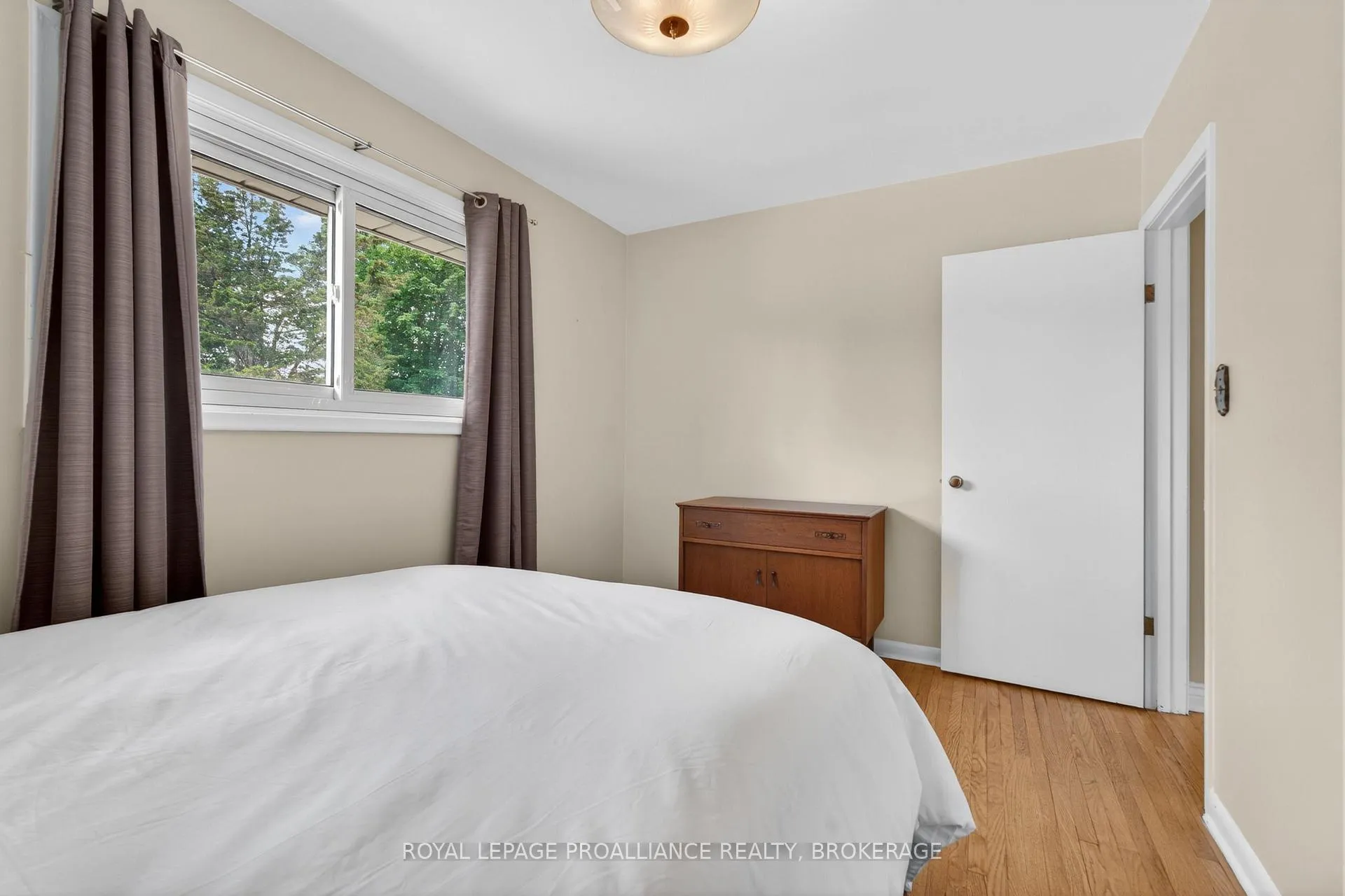 Photo 21 of 1912 Sydenham Road, Kingston, City North of 401 — HOMEH