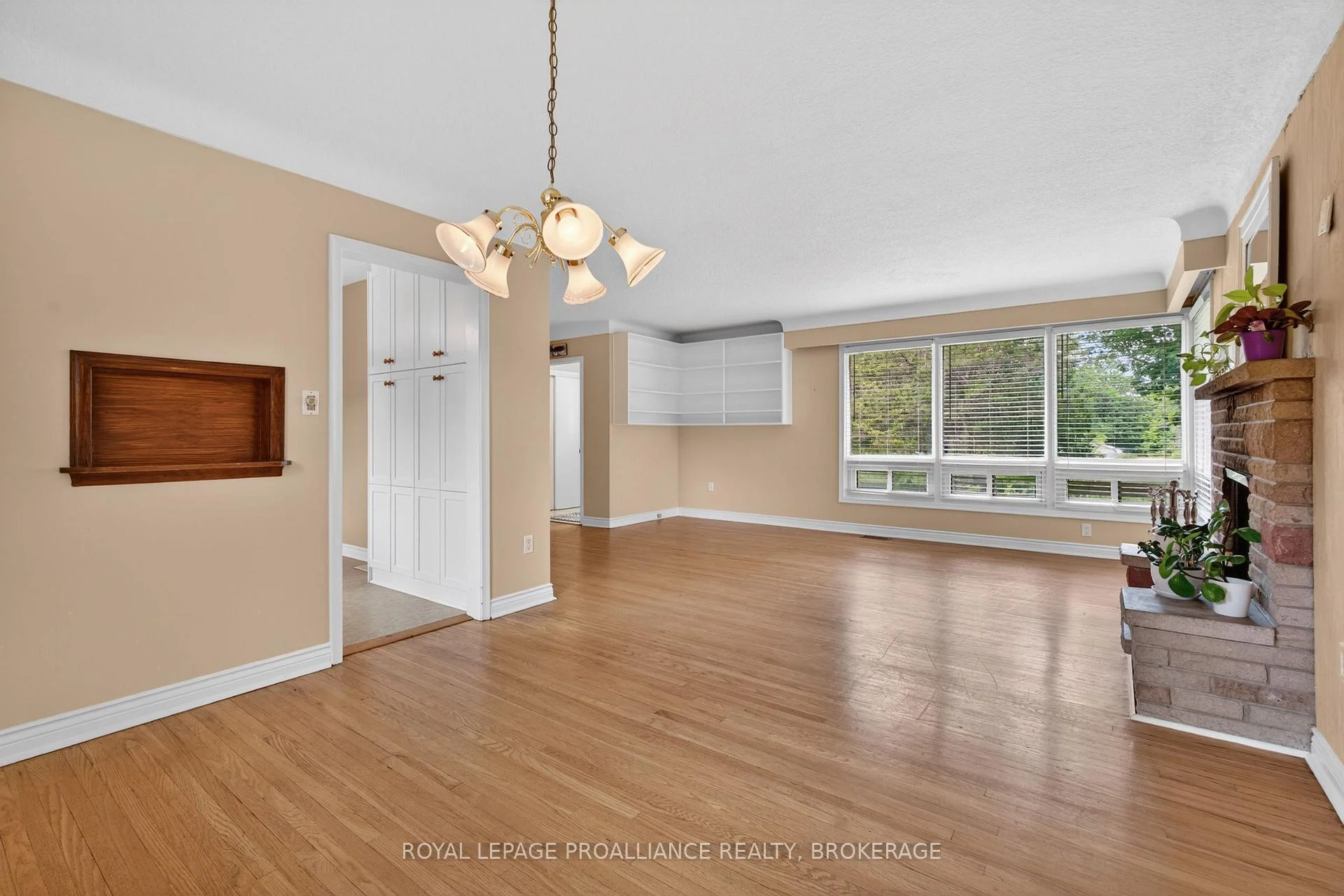 Photo 12 of 1912 Sydenham Road, Kingston, City North of 401 — HOMEH