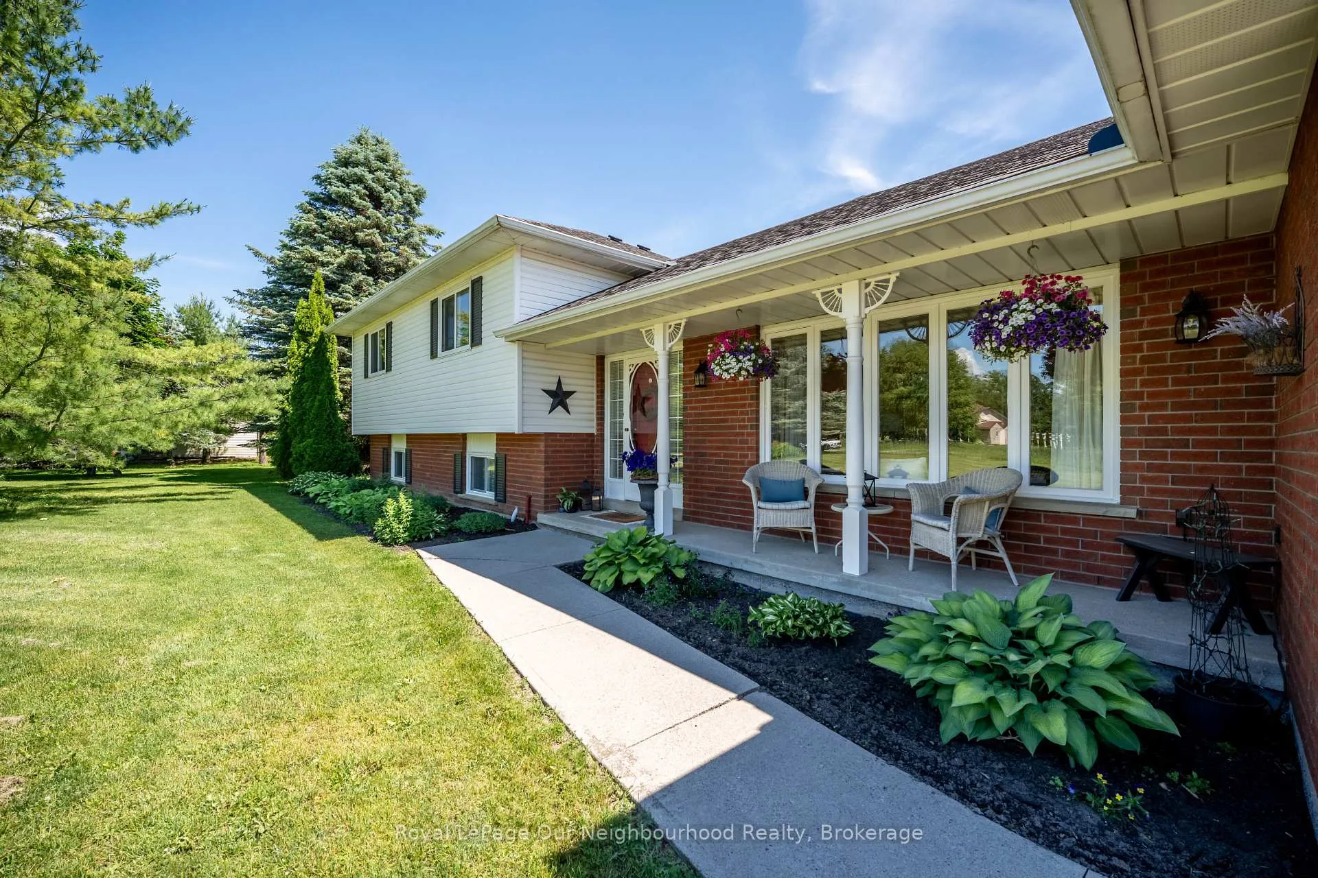 Photo 2 of 3839 Larose Crescent, Port Hope, Garden Hill — HOMEH