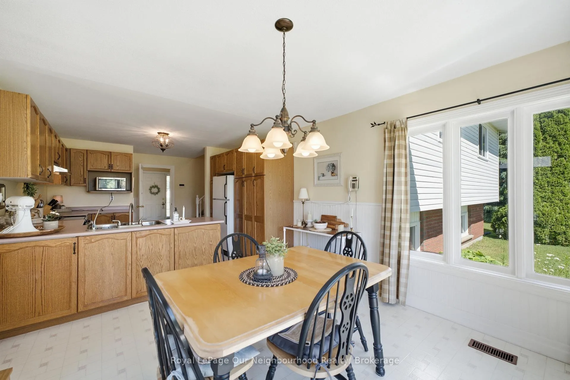 Photo 12 of 3839 Larose Crescent, Port Hope, Garden Hill — HOMEH