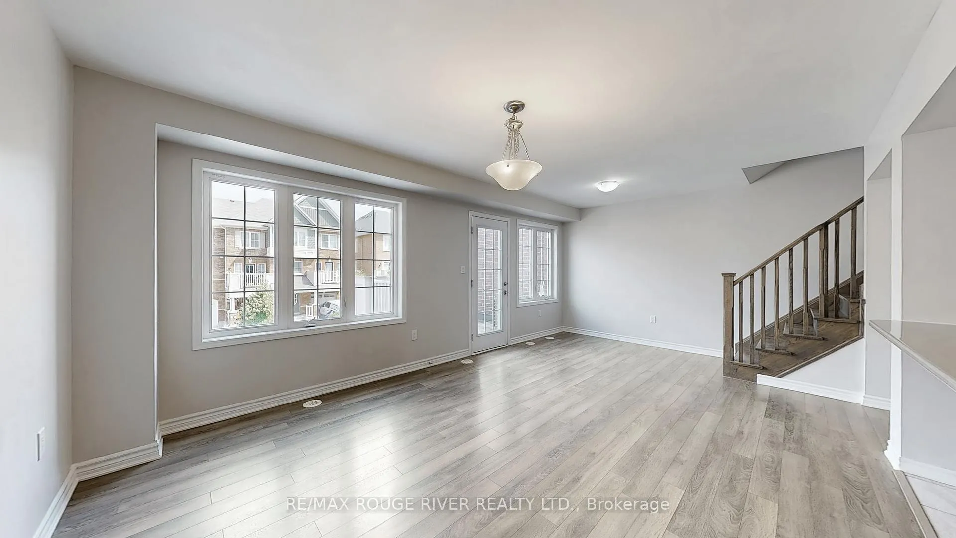 Photo 3 of 1061 Clipper Lane, Pickering, Rural Pickering — HOMEH