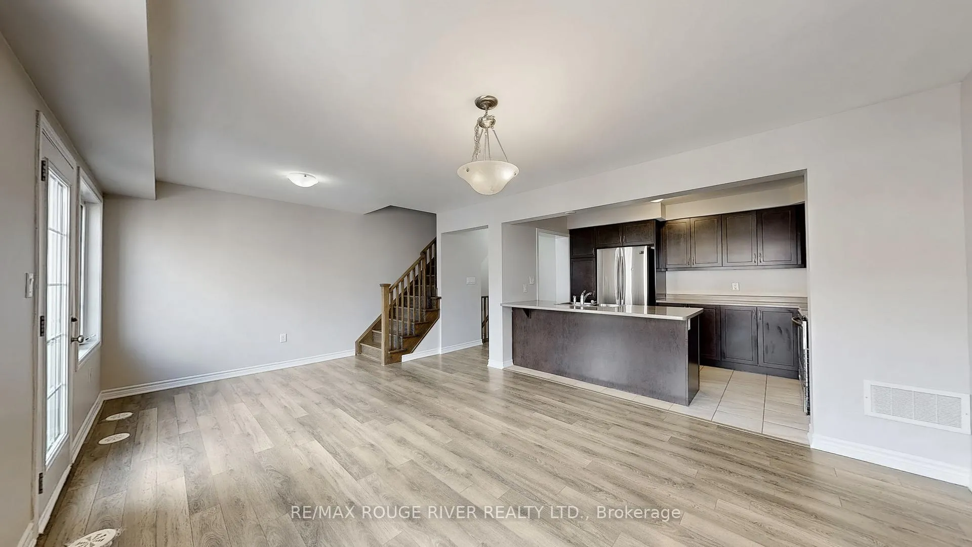 Photo 4 of 1061 Clipper Lane, Pickering, Rural Pickering — HOMEH