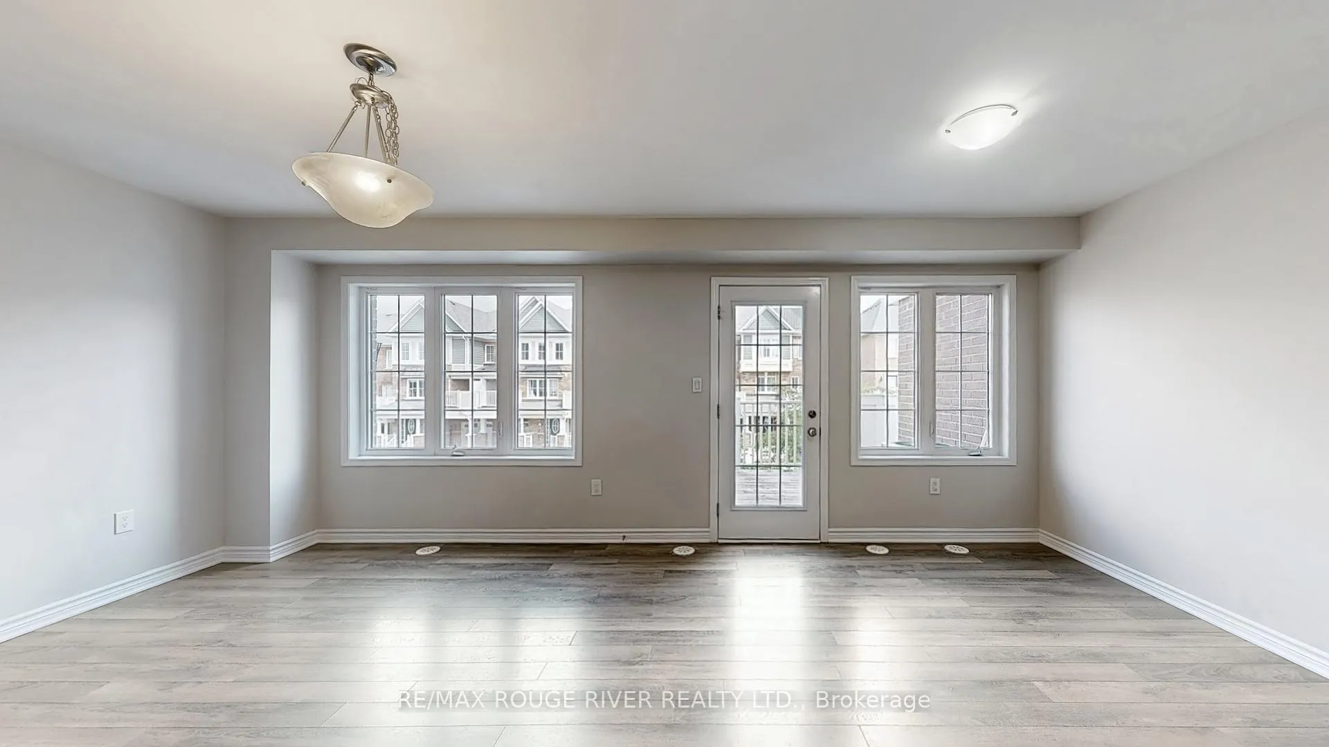 Photo 5 of 1061 Clipper Lane, Pickering, Rural Pickering — HOMEH