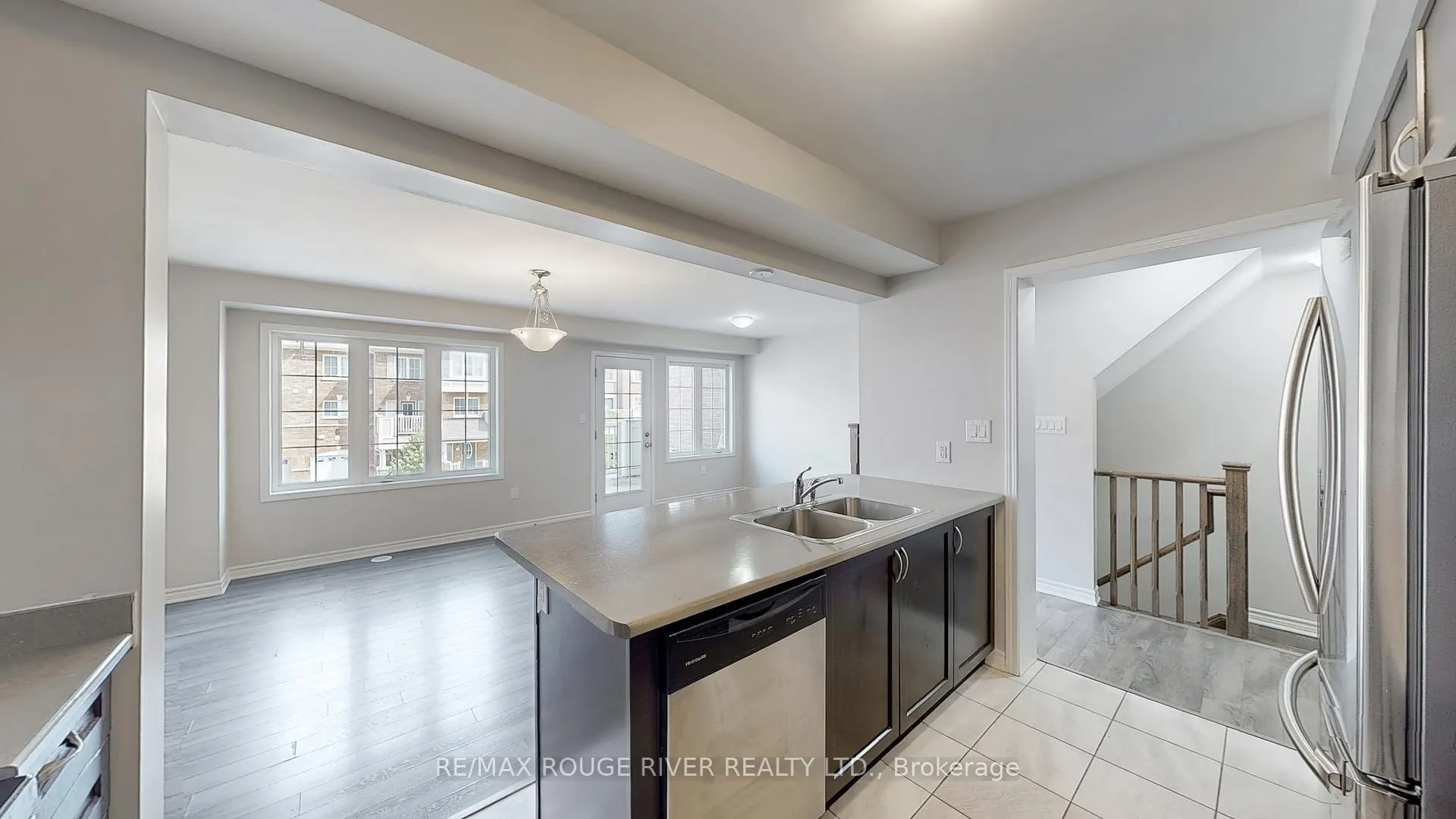 Photo 11 of 1061 Clipper Lane, Pickering, Rural Pickering — HOMEH
