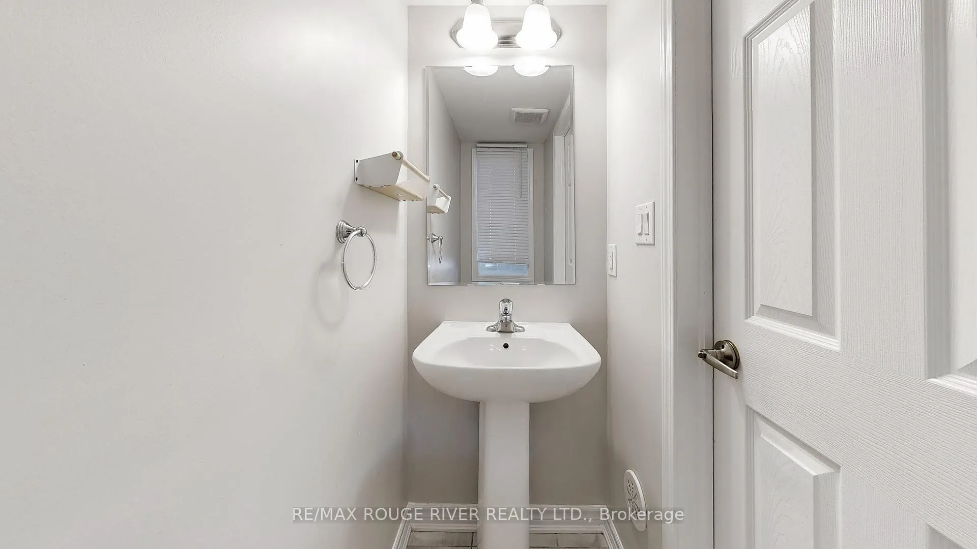 Photo 16 of 1061 Clipper Lane, Pickering, Rural Pickering — HOMEH