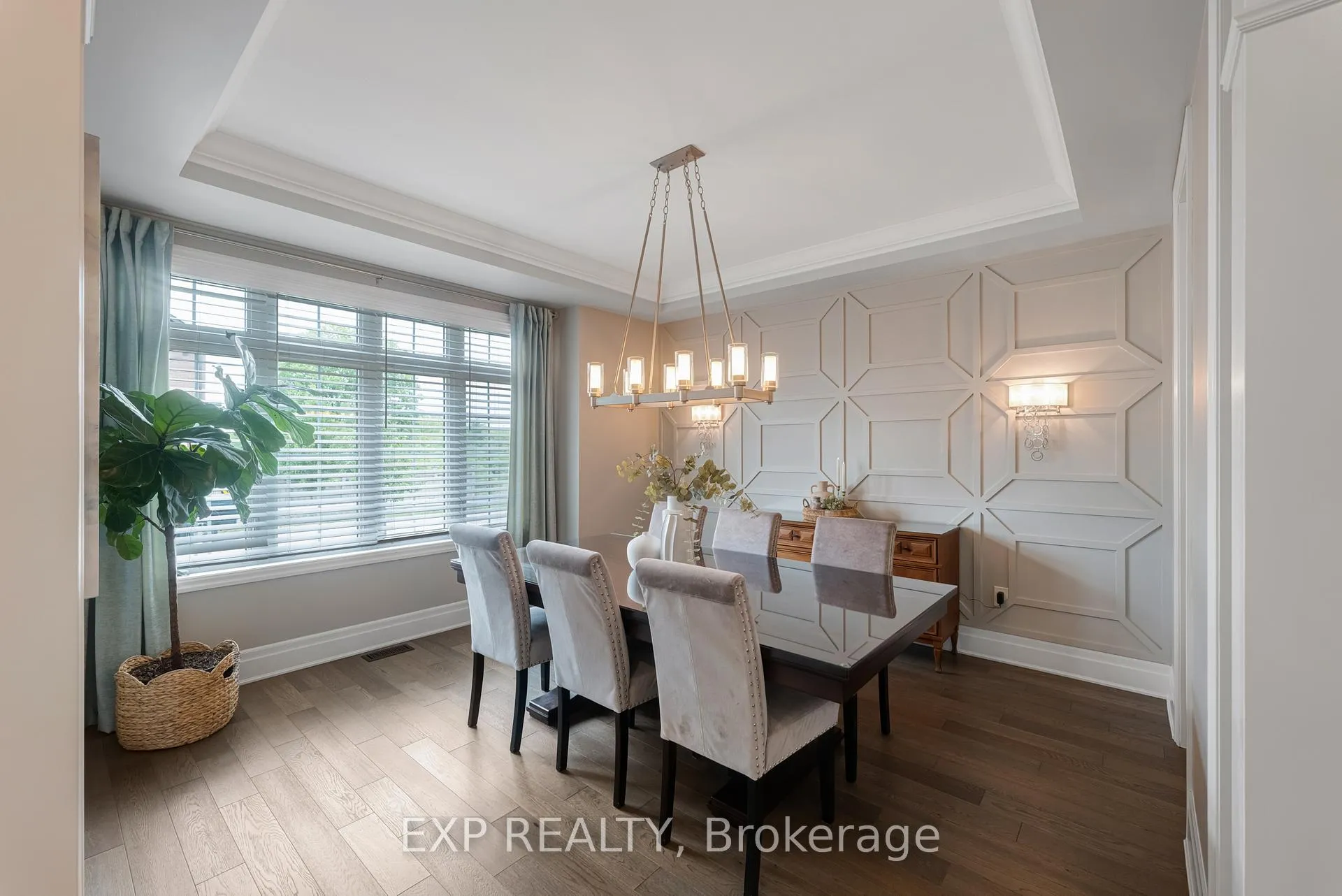 Photo 5 of 166 Baber Crescent, Aurora, Rural Aurora — HOMEH