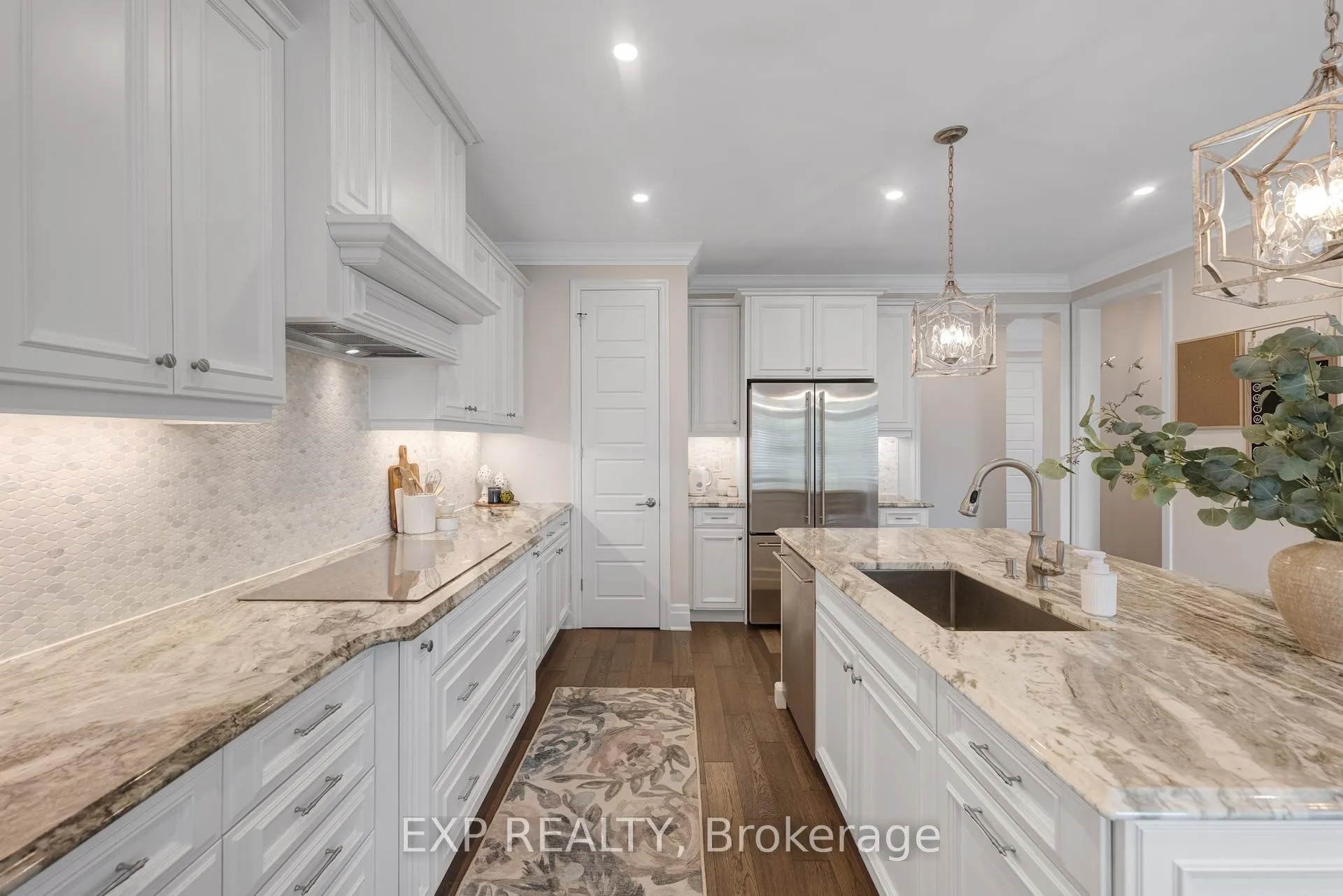 Photo 10 of 166 Baber Crescent, Aurora, Rural Aurora — HOMEH