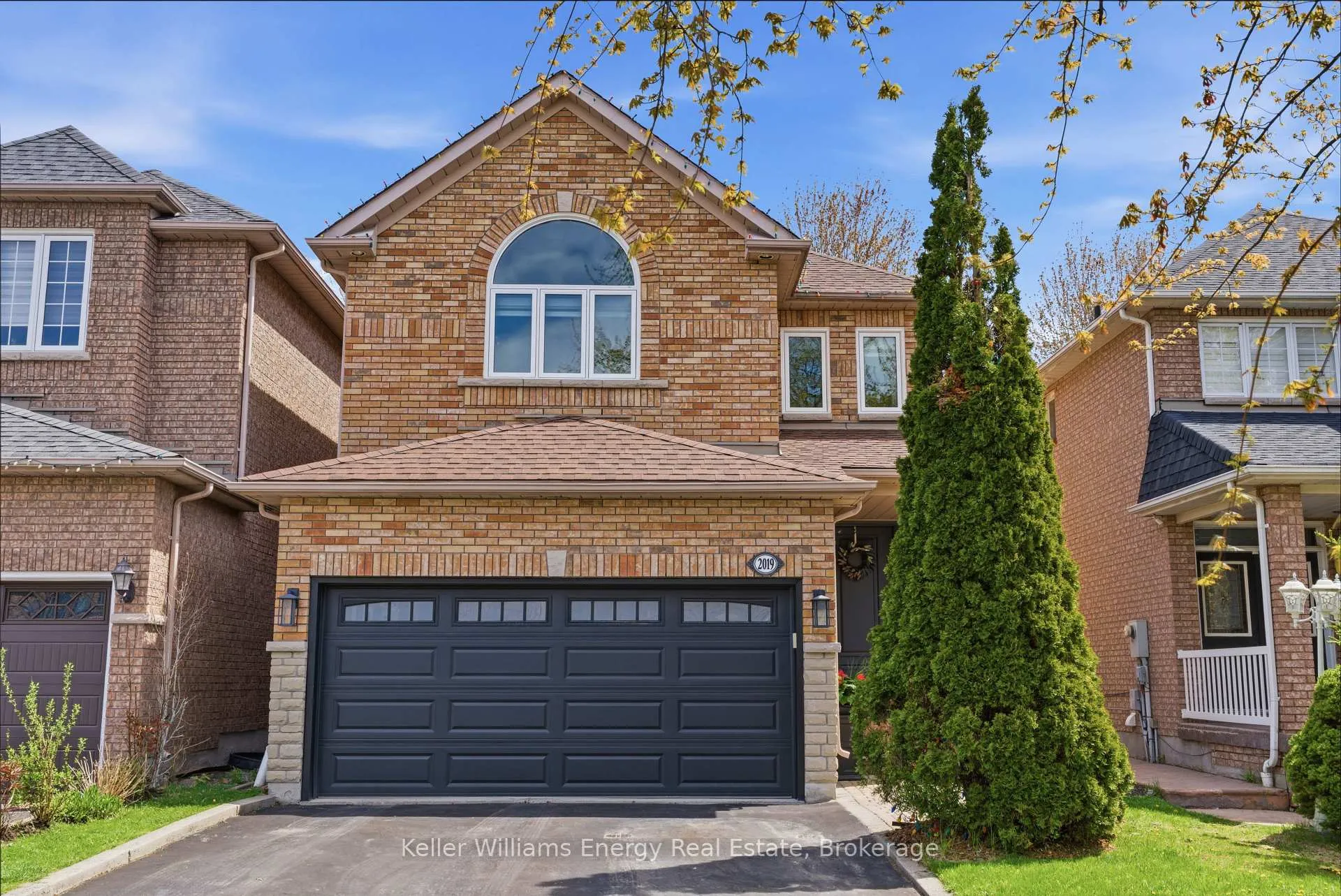 Photo 1 of 2019 Erin Gate Boulevard, Pickering, Dunbarton — HOMEH