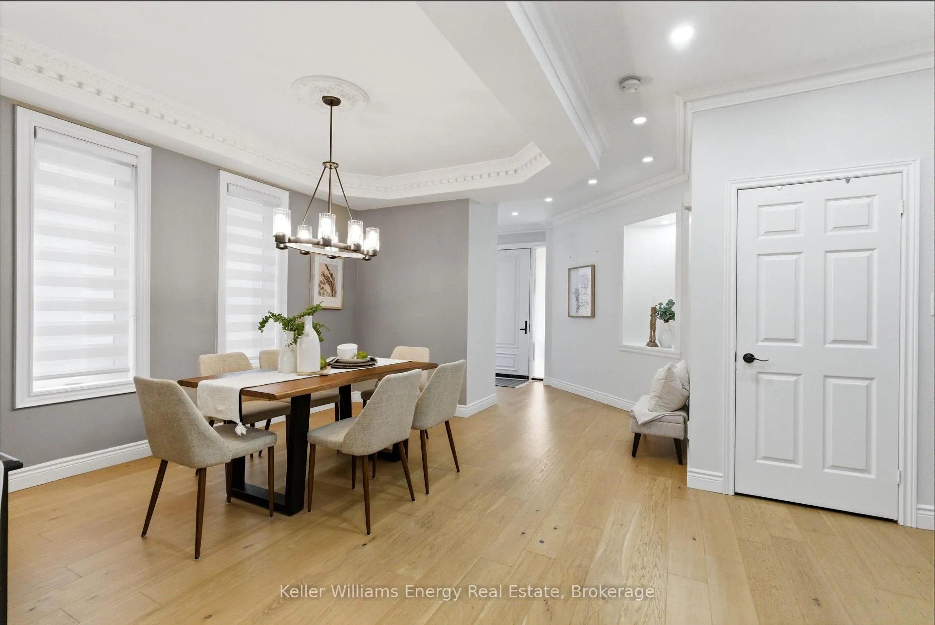 Photo 3 of 2019 Erin Gate Boulevard, Pickering, Dunbarton — HOMEH