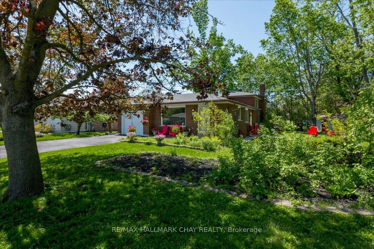 Photo 4 of 44 Belcourt Avenue, Barrie, Grove East — HOMEH