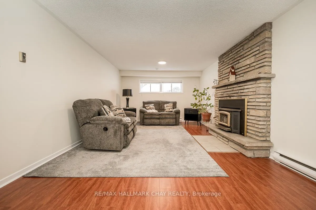 Photo 23 of 44 Belcourt Avenue, Barrie, Grove East — HOMEH