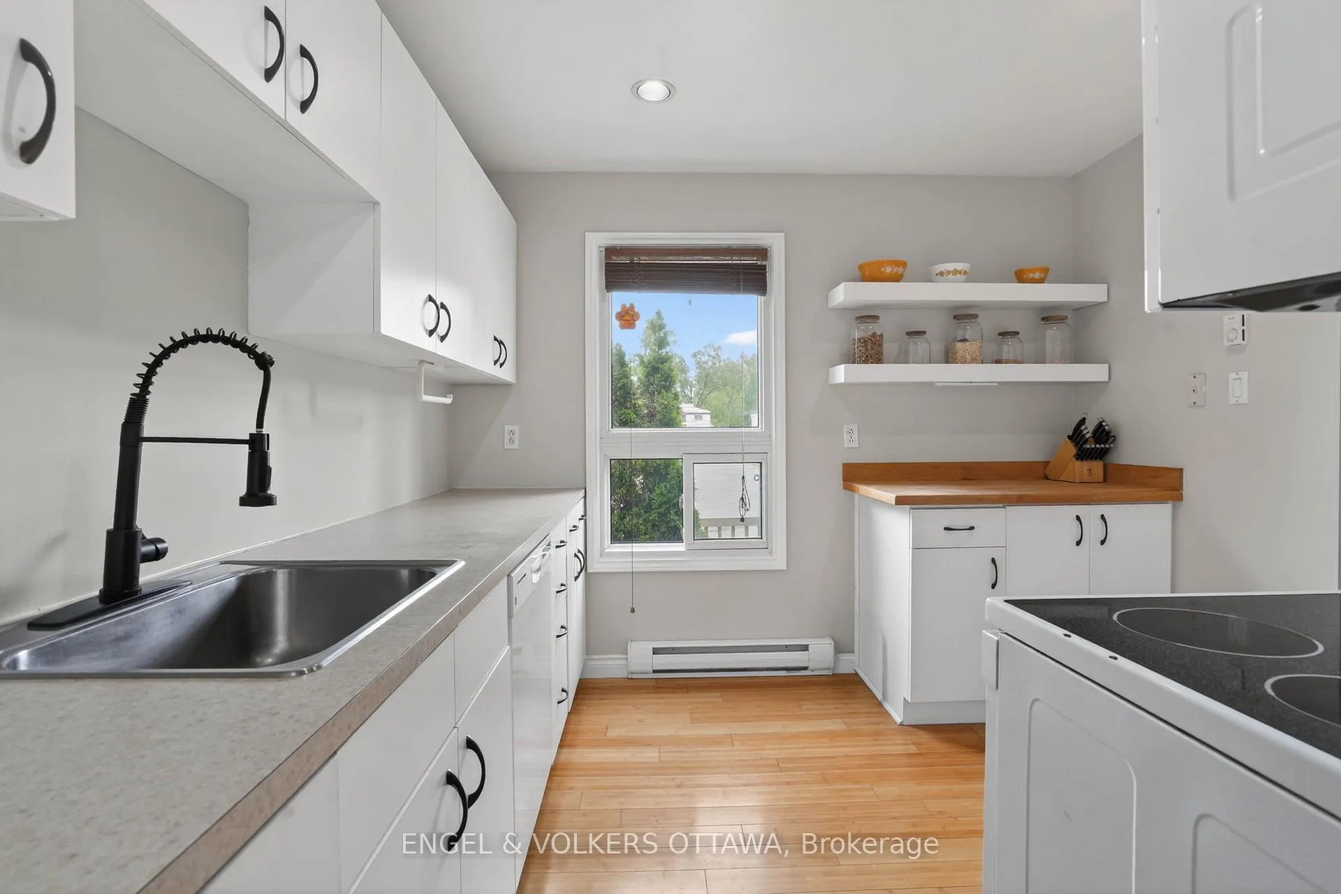 Photo 5 of Unit 46, 3251 Bannon Way, Ottawa, Blossom Park/Leitrim — HOMEH