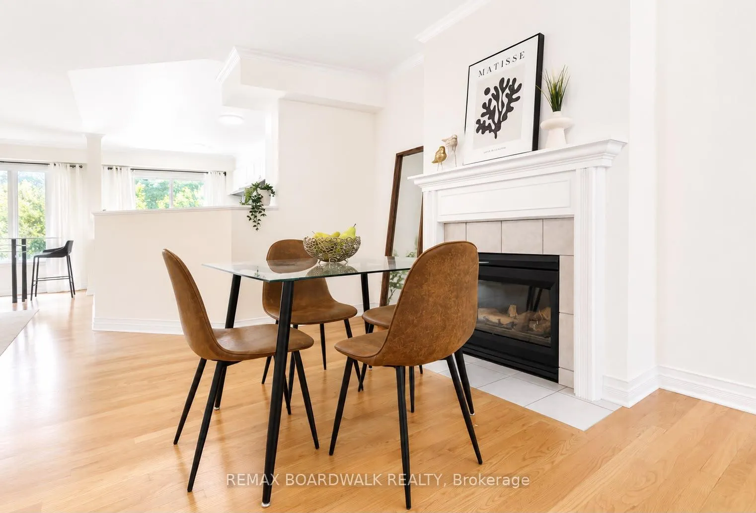 Photo 7 of 42 College Circle, Ottawa, Castle Heights — HOMEH