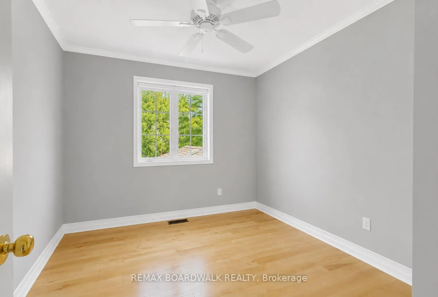 Photo 14 of 42 College Circle, Ottawa, Castle Heights — HOMEH