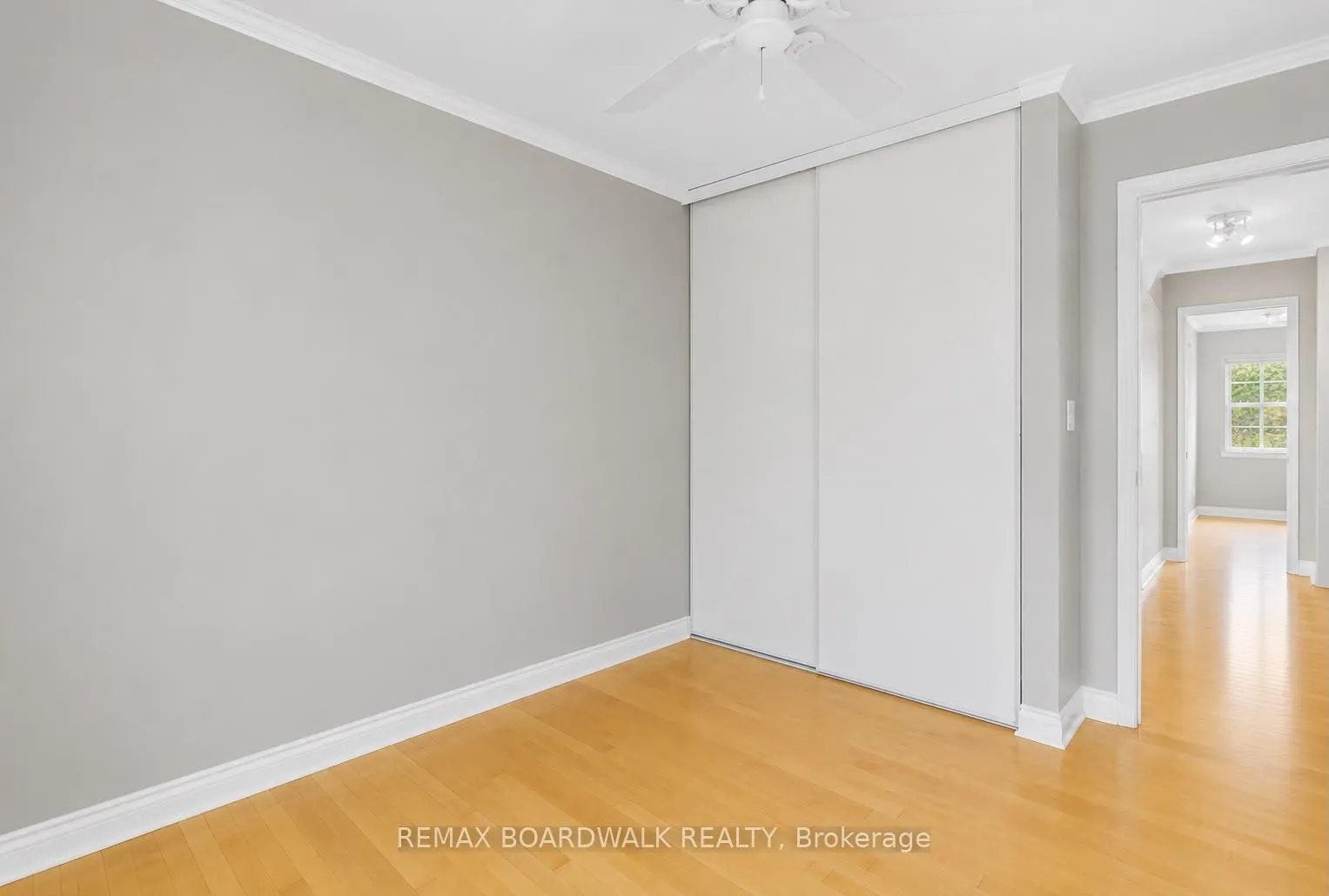 Photo 15 of 42 College Circle, Ottawa, Castle Heights — HOMEH